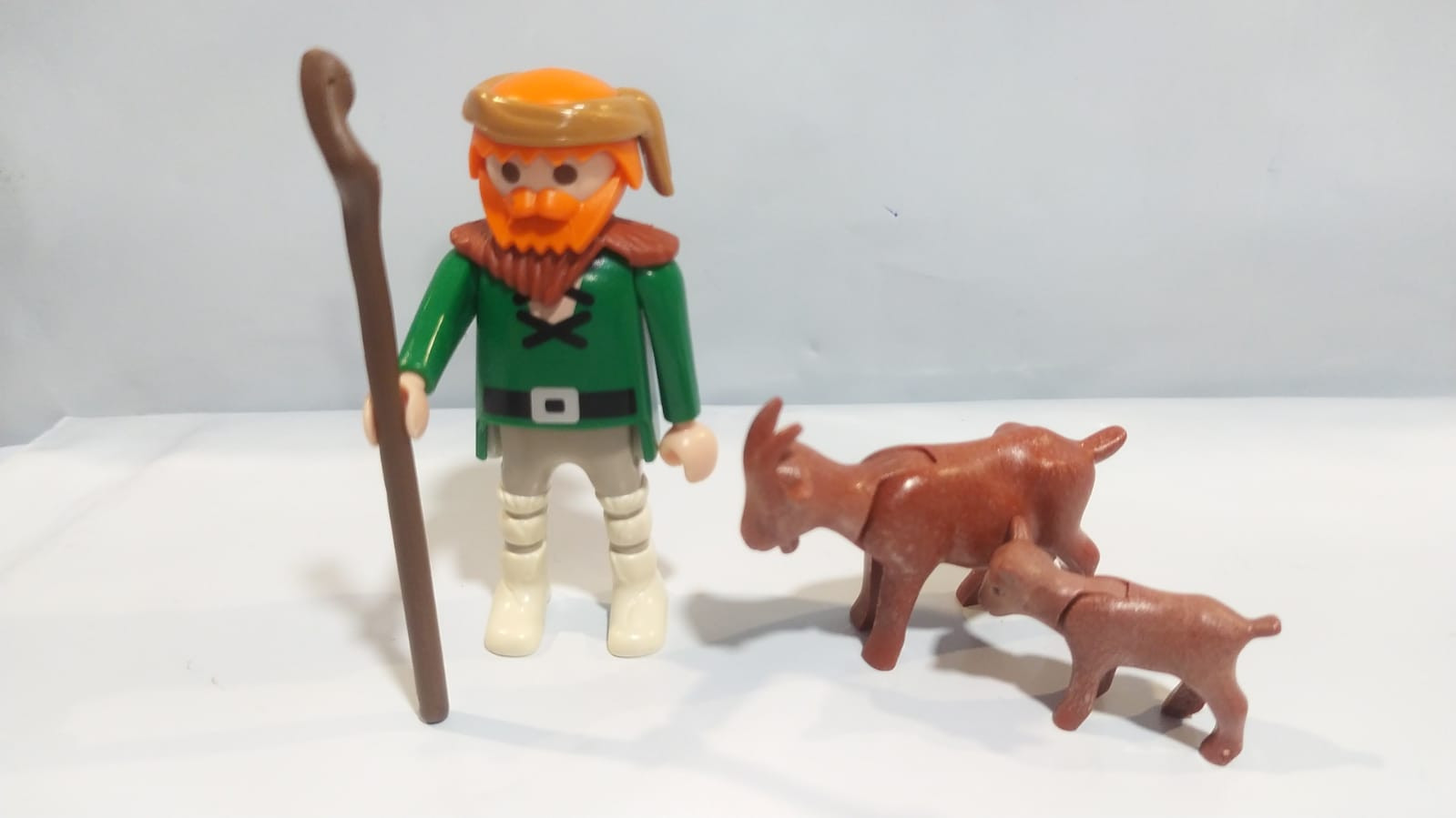 PLAYMOBIL ALDEANO CON CABRAS , PASTOR , BELEN - 16/4/19