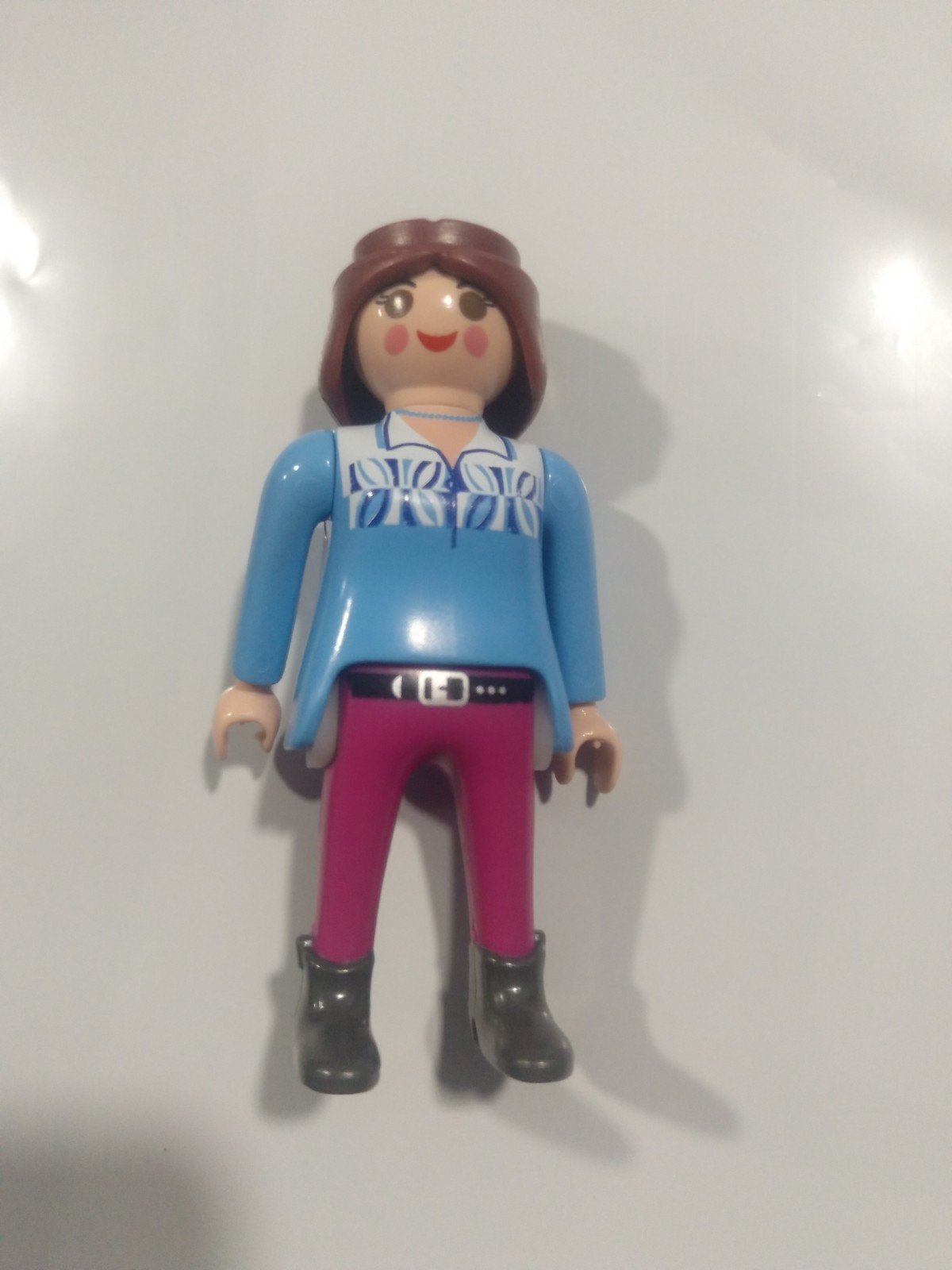 PLAYMOBIL CHICA MODERNA CAMISETA AZUL Y BOTAS - 17/11/21