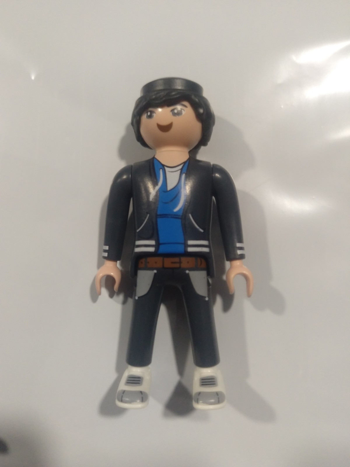 PLAYMOBIL CHICA MODERNA CAMISETA AZUL Y BOTAS - 17/11/21