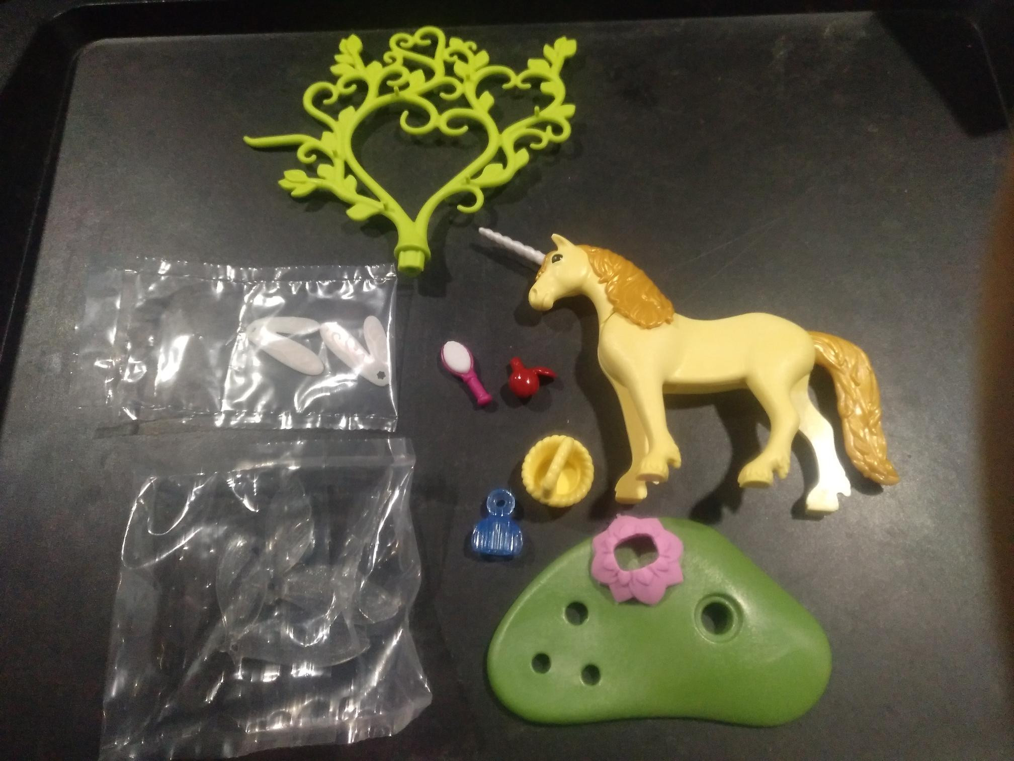 PLAYMOBIL UNICORNIO AMARILLO CON ACCESORIOS - 23/11/21