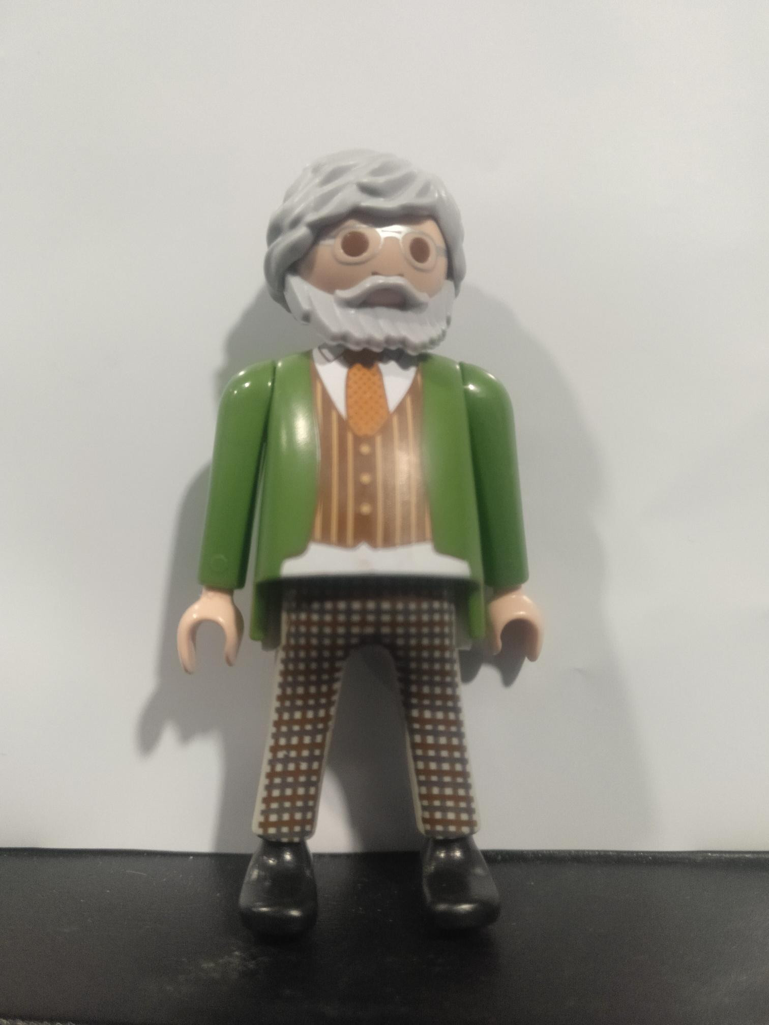 PLAYMOBIL FIGURA ABUELO - 23/11/21