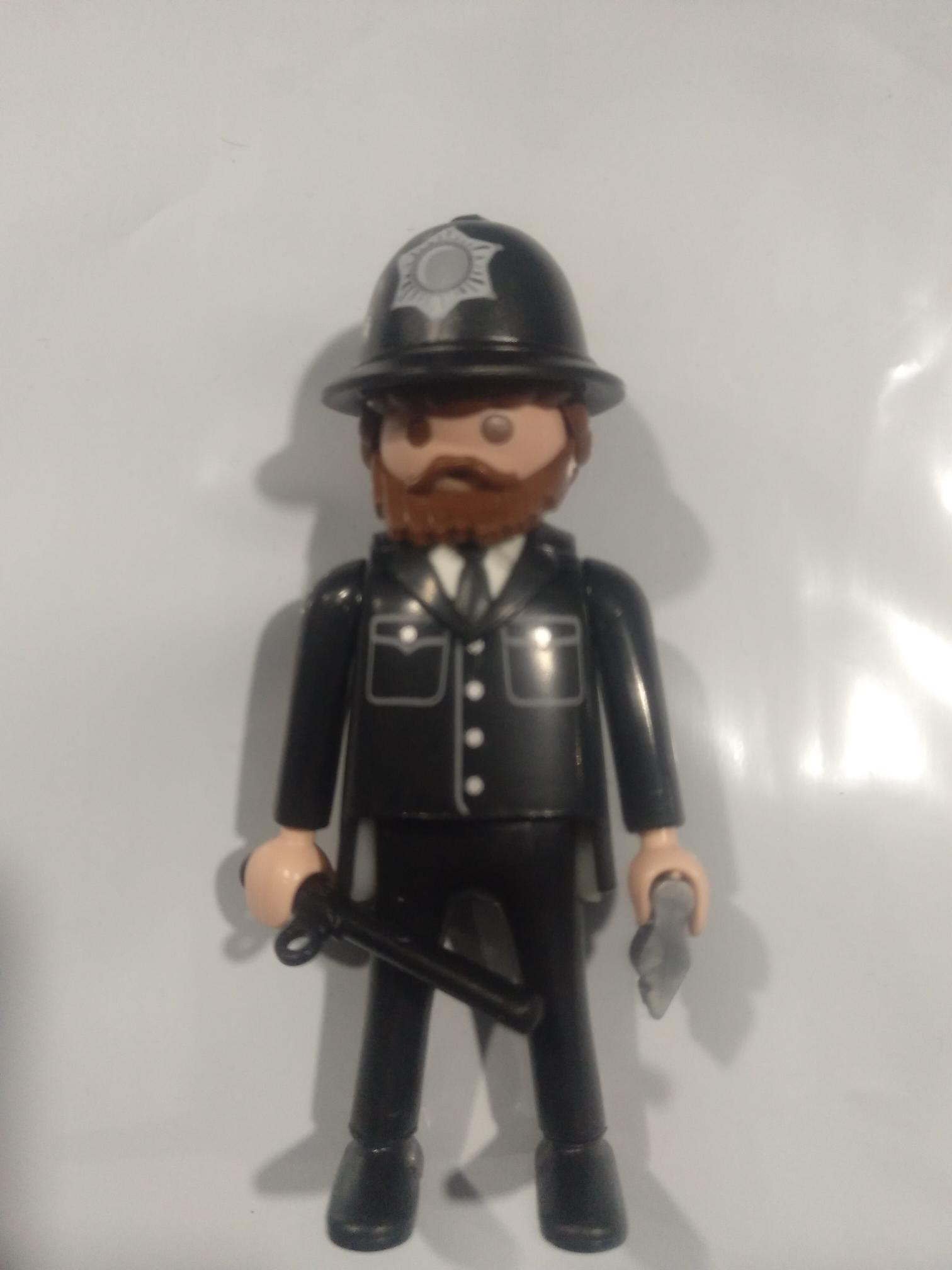 PLAYMOBIL POLICIA BOBBY INGLES CON PORRA Y PITO - 23/11/21