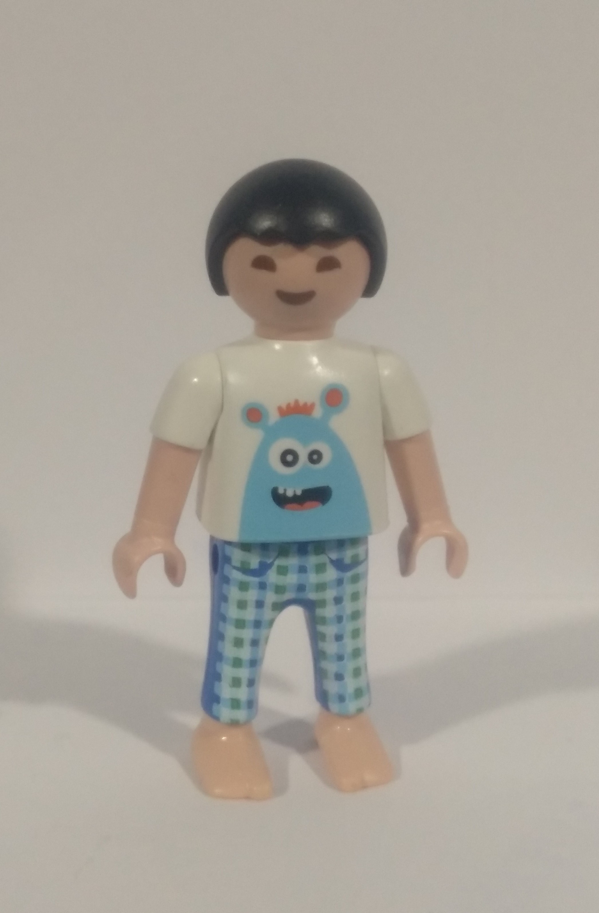 PLAYMOBIL FIGURA NIÑO CHINO CON CAMISETA ALINIGENA - 10/2/22