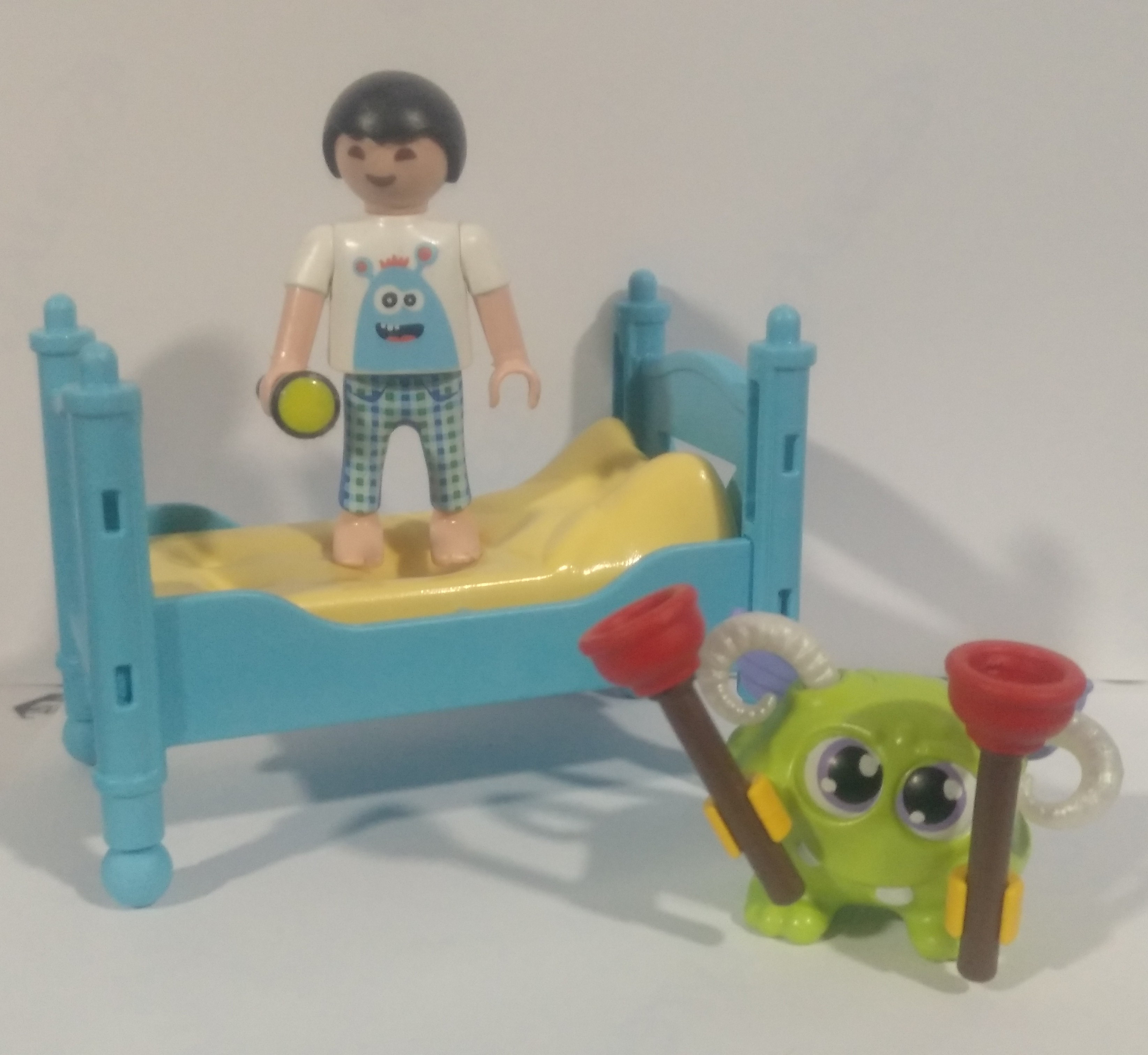 PLAYMOBIL NIÑO CON MONSTRUO DEBAJO DE LA CAMA - 10/2/22