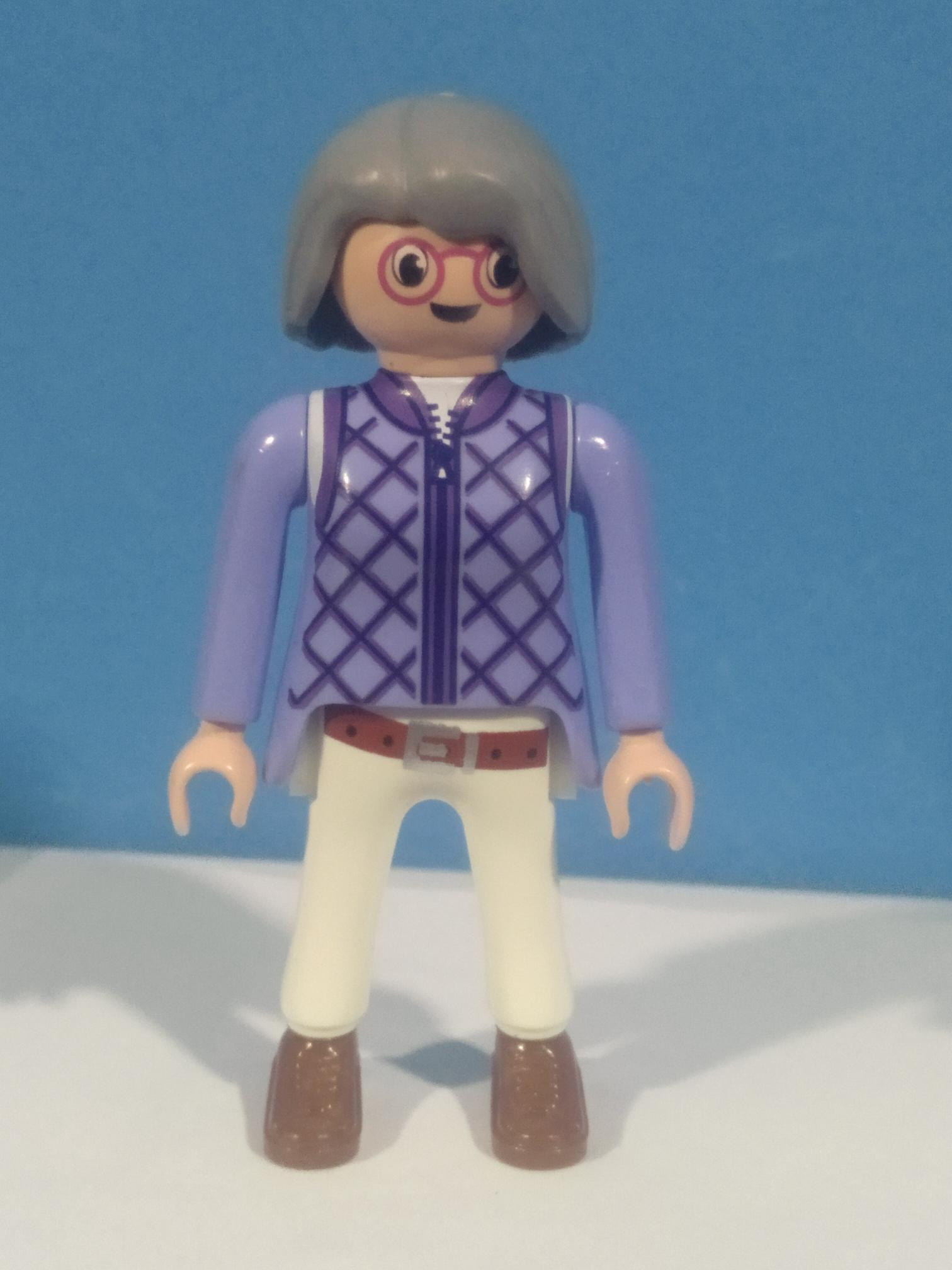 PLAYMOBIL FIGURA ABUELA CON GAFAS - 15/2/22