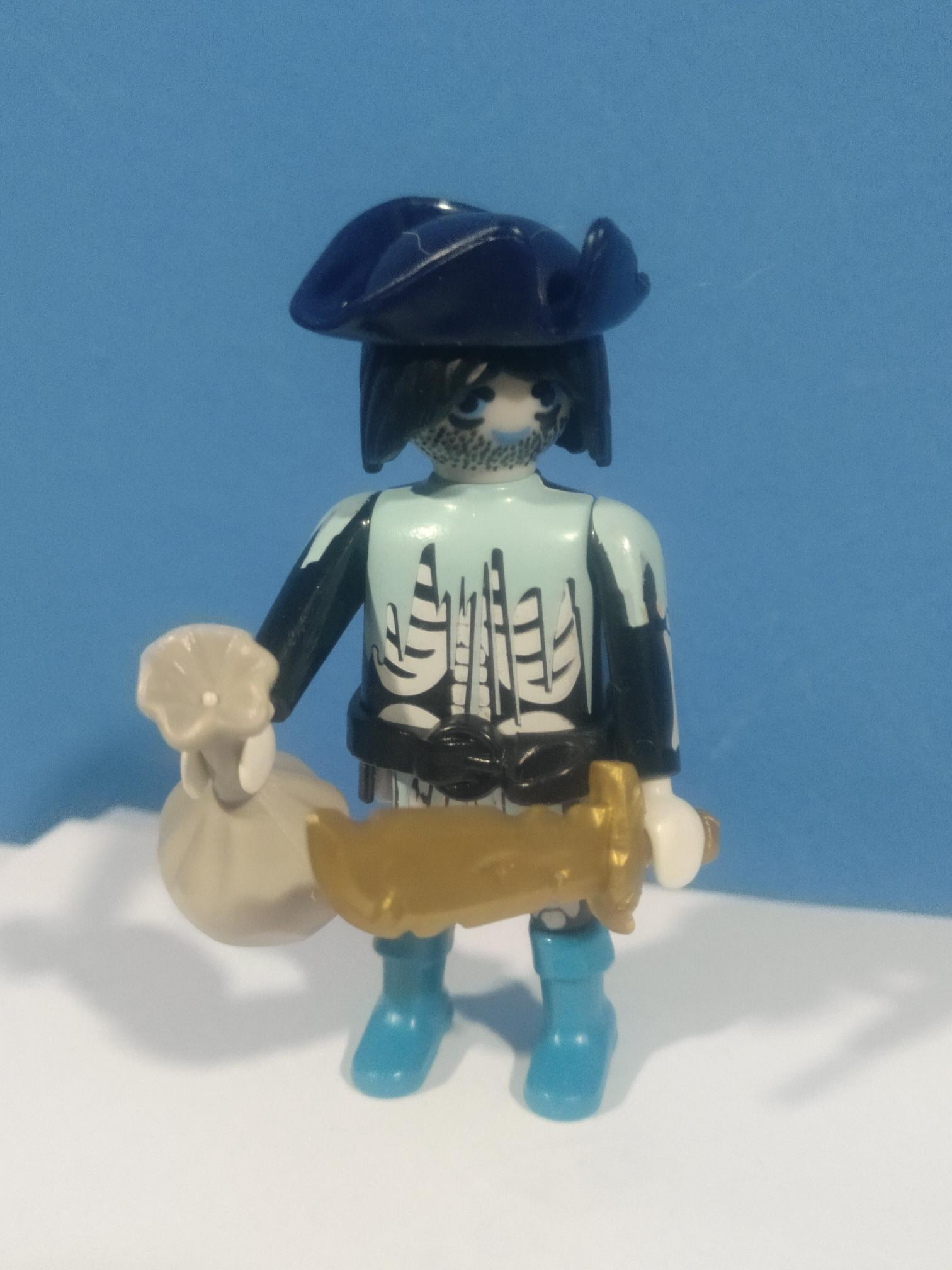 PLAYMOBIL PIRATA FANTASMA CON MONEDAS Y ESPADA - 13/2/21