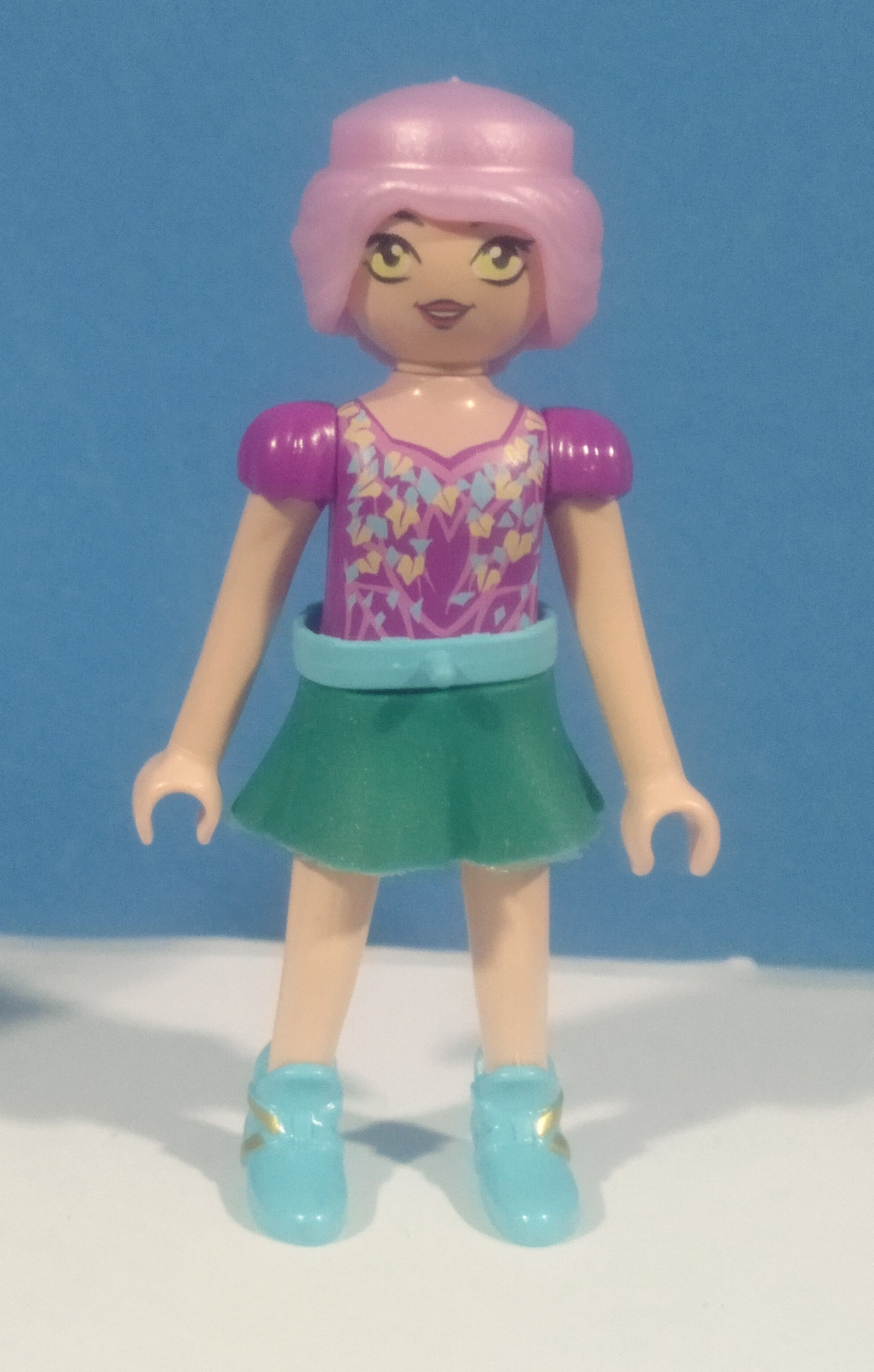 PLAYMOBIL FIGURA AYUMA PELO ROSA - 16/3/22
