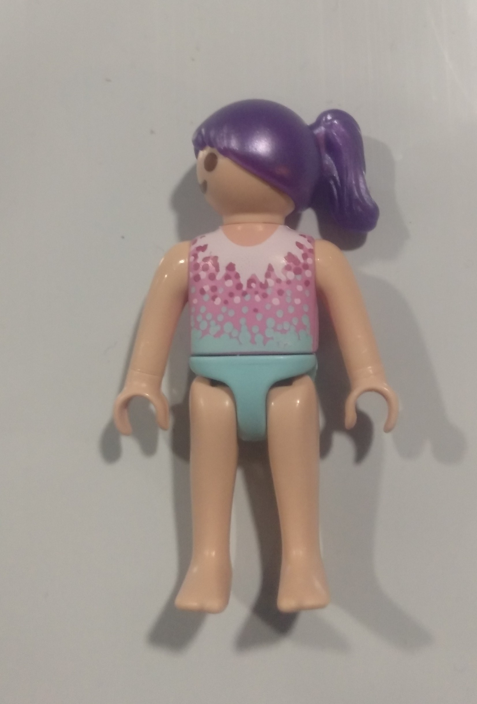 PLAYMOBIL NIÑA PELO MORADO - 28/11/21