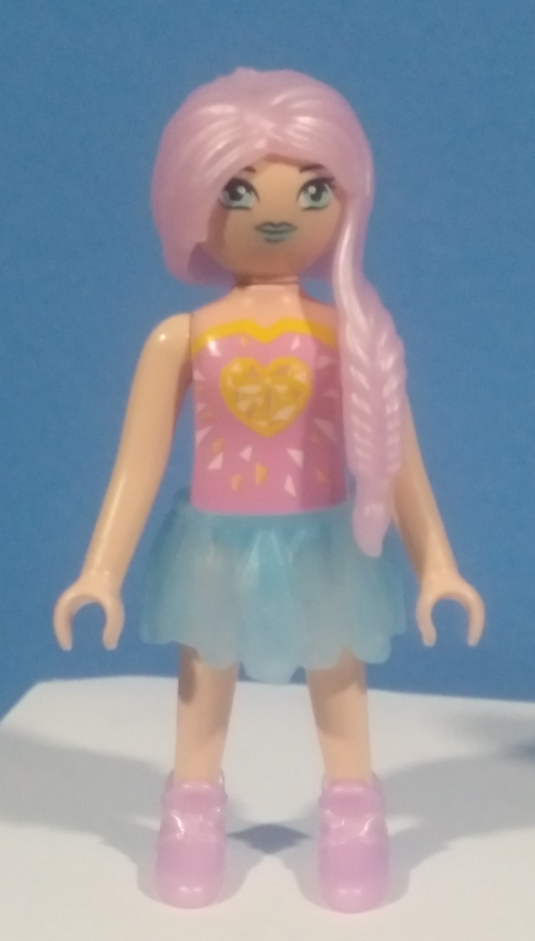 PLAYMOBIL FIGURA AYUMA PELO ROSA - 27/5/21