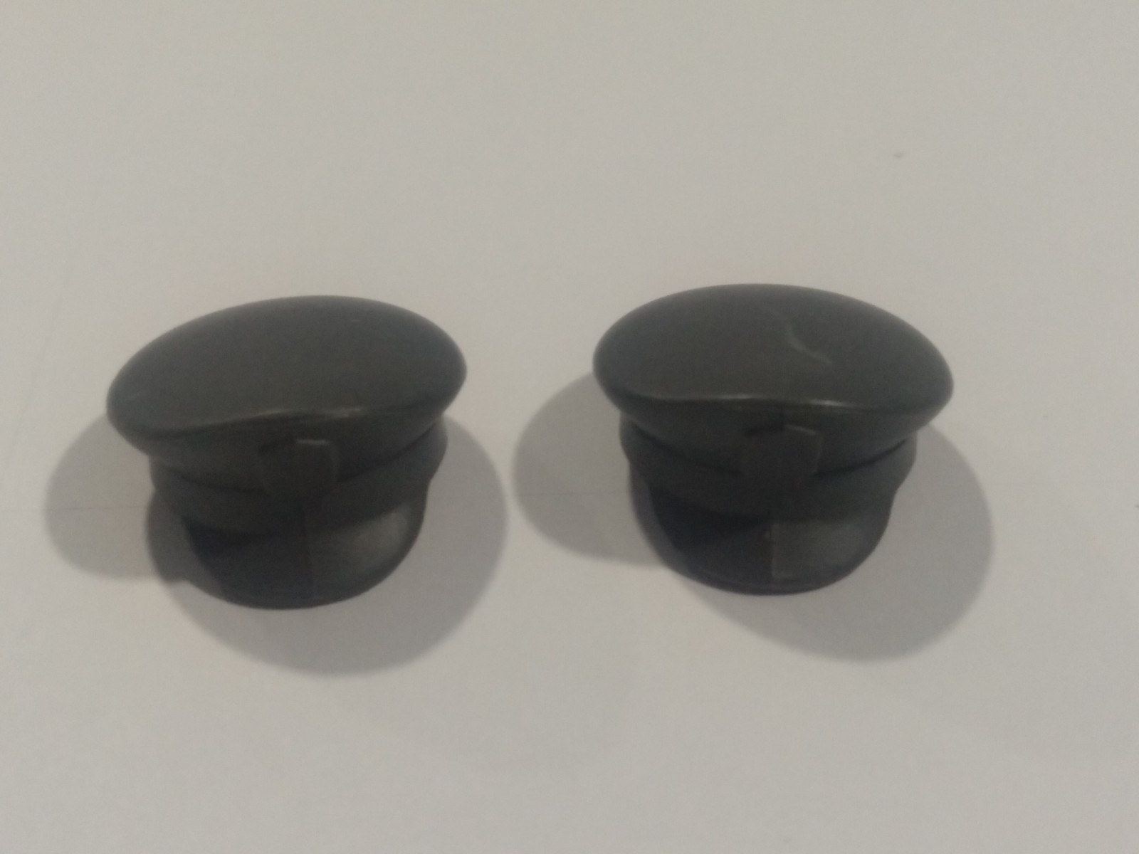 PLAYMOBIL PAREJA GORRA GRIS - PIEZAS 26/1/22
