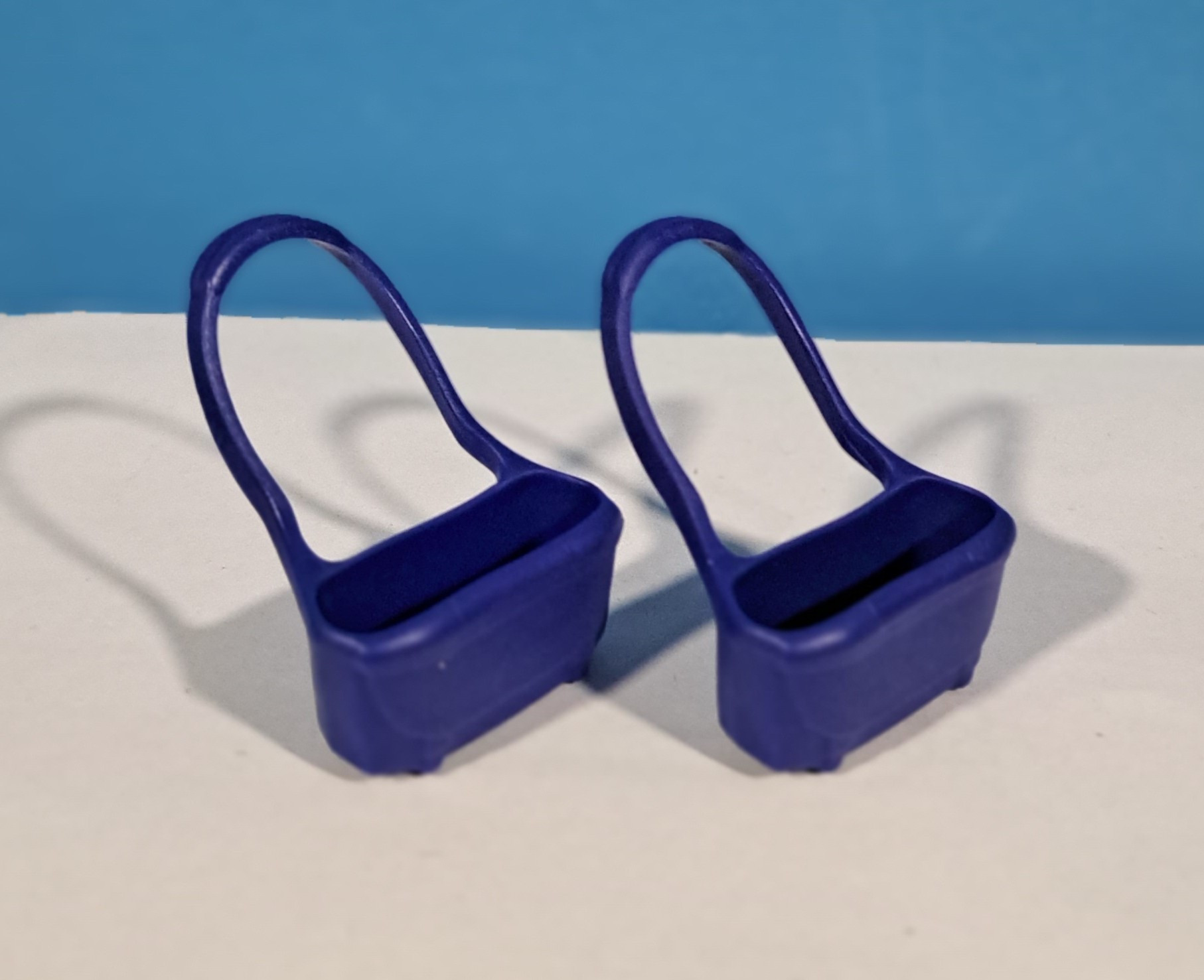 PLAYMOBIL PAREJA BANDOLERA AZUL PARA PERIODICOS - 13/8/19