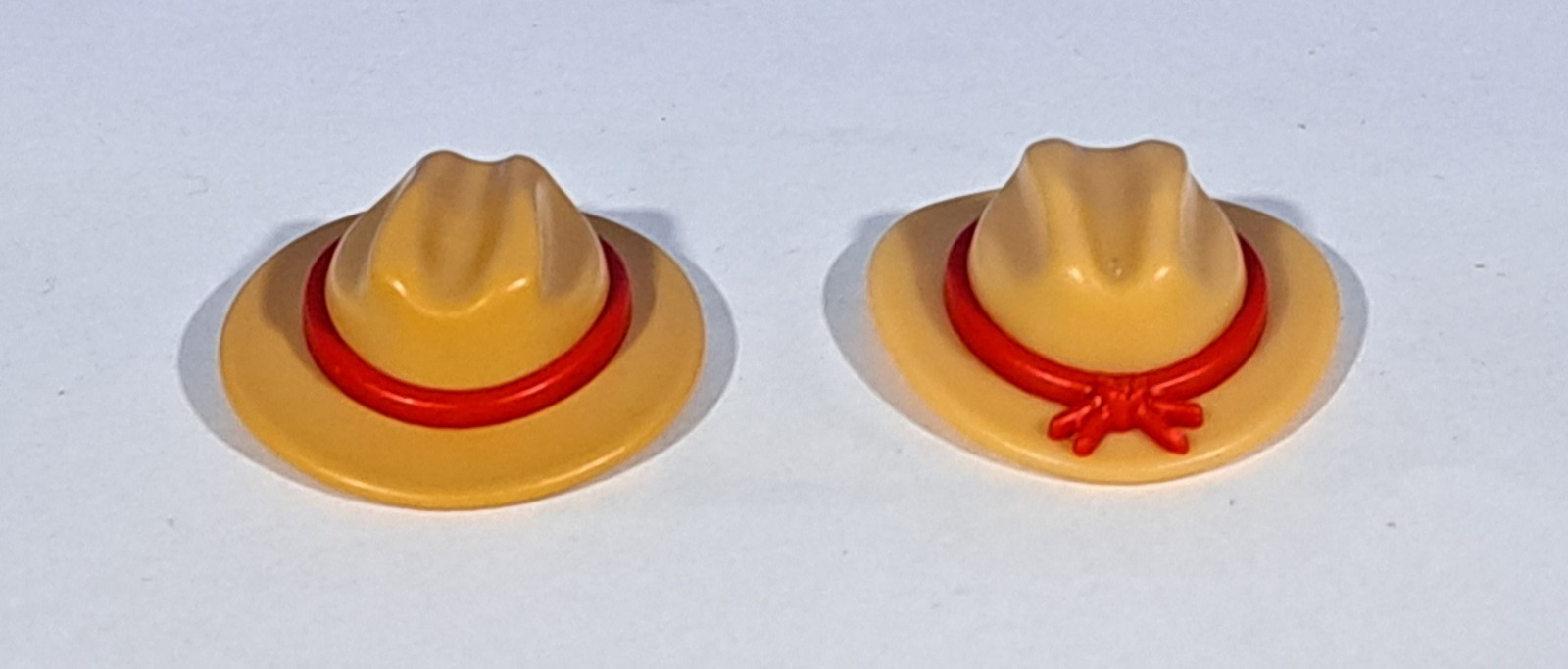 PLAYMOBIL PAREJA DE SOMBRERO OESTE MARRON CON LAZO ROJO - 25/5/20