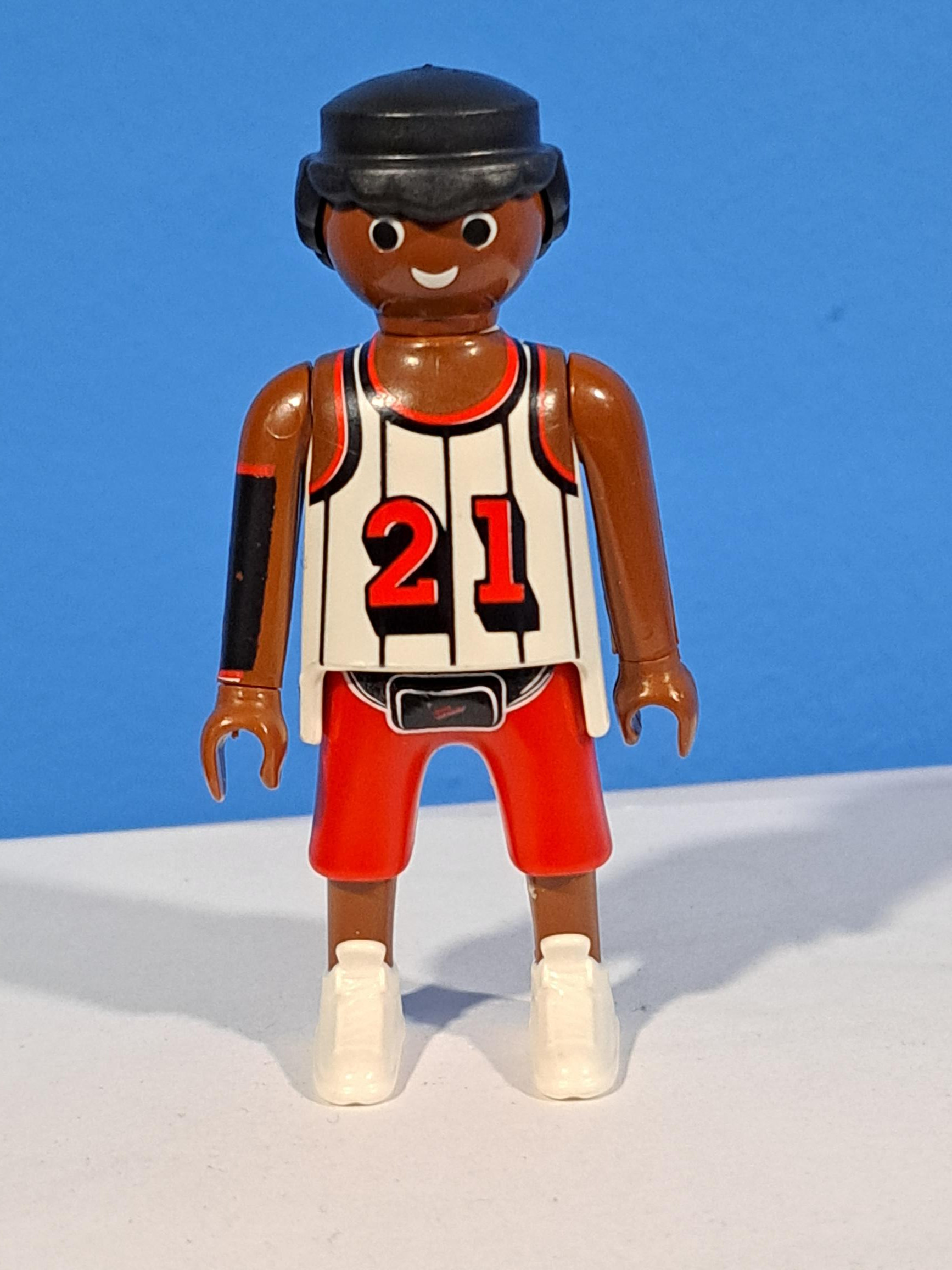 PLAYMOBIL FIGURA JUGADOR DE BALONCESTO - 6/10/20