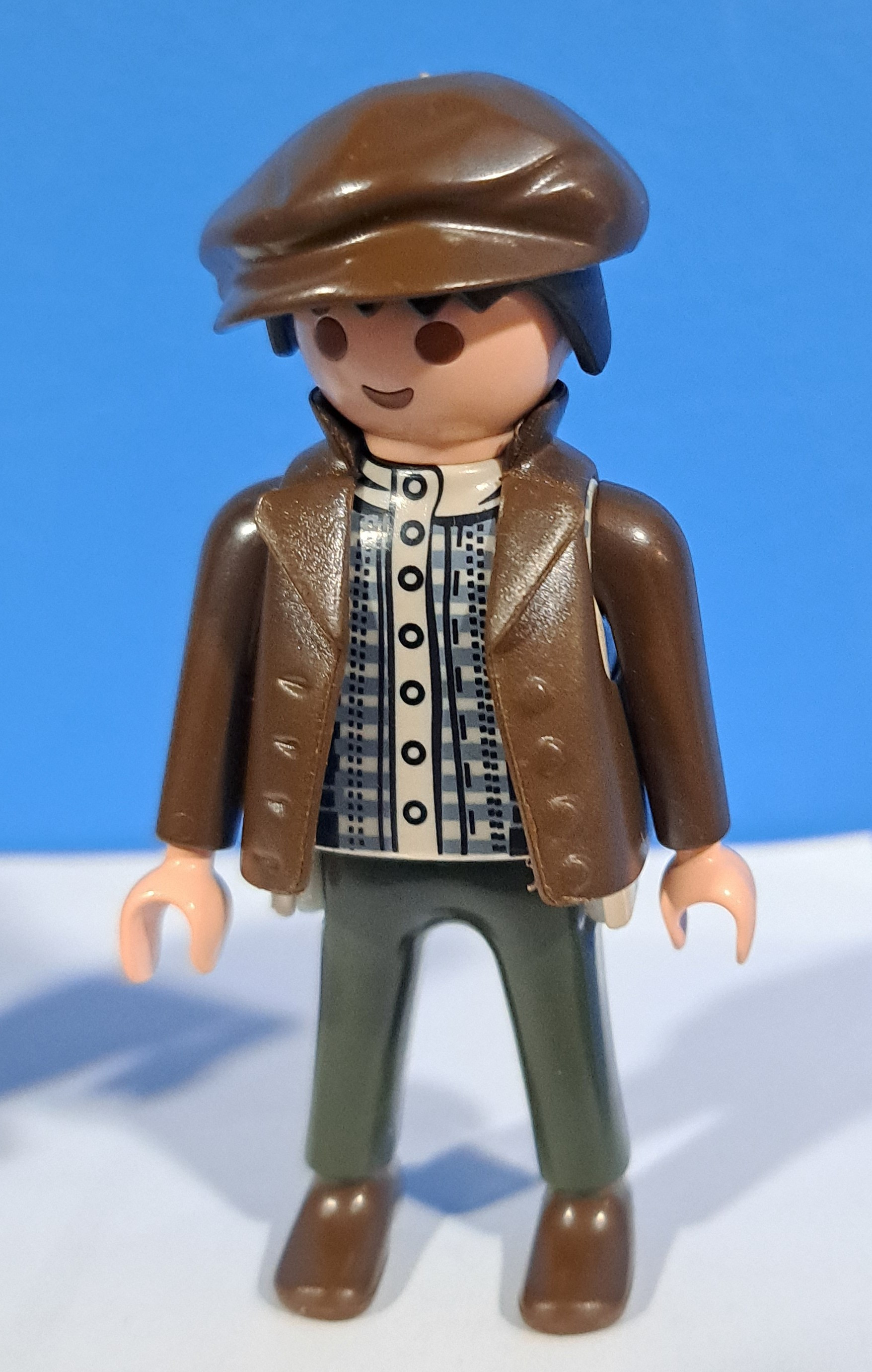 PLAYMOBIL FIGURA CAMIONERO VICTORIANO CON GORRA - 27/7/21