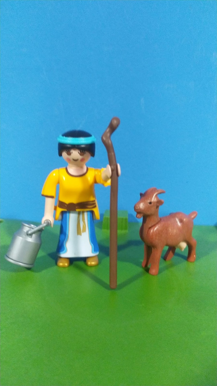 PLAYMOBIL ALDEANA , LECHERA CON CABRA , BELEN 18/8/22