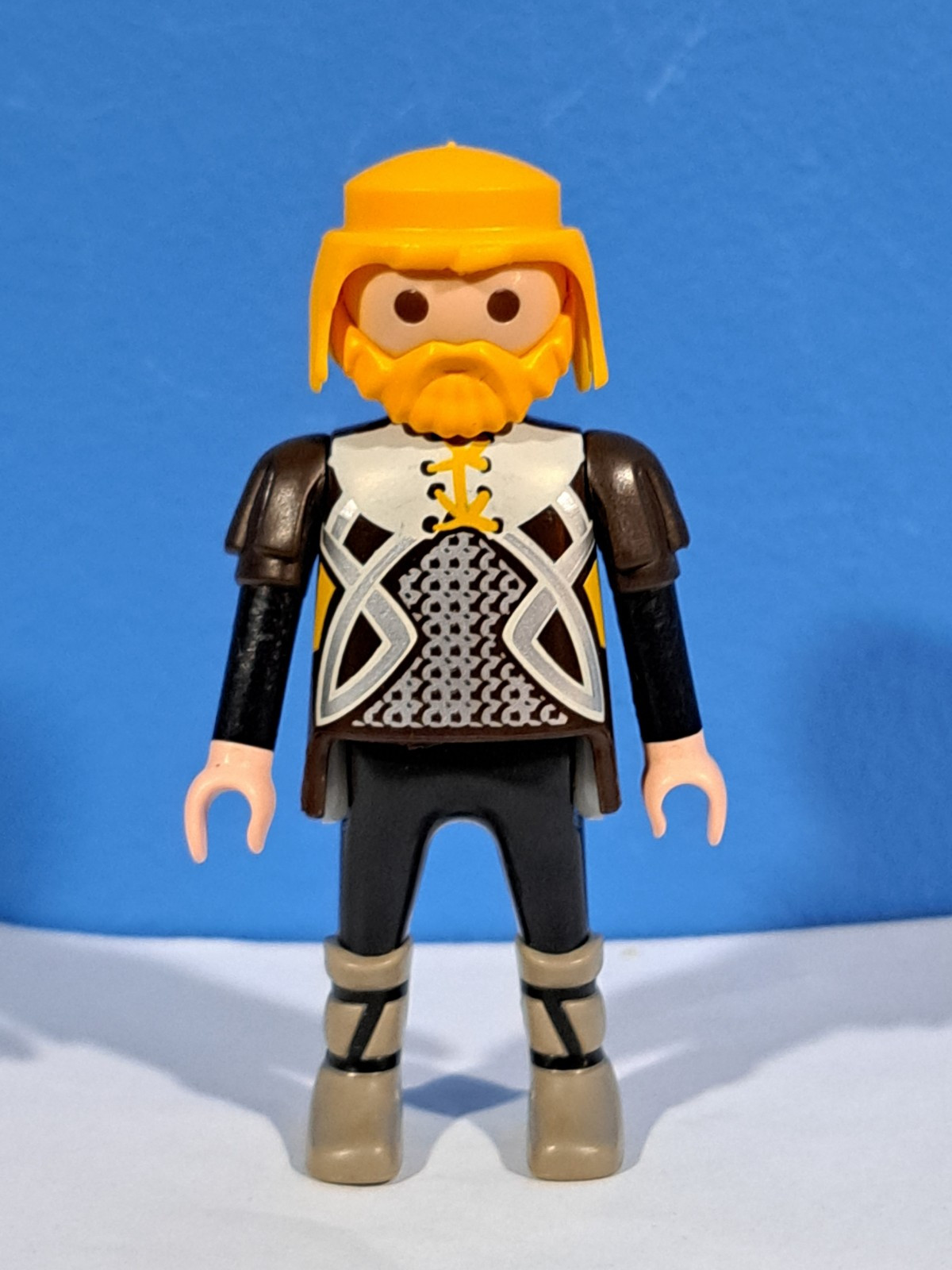 PLAYMOBIL FIGURA JEFE VIKINGO - 30/8/22