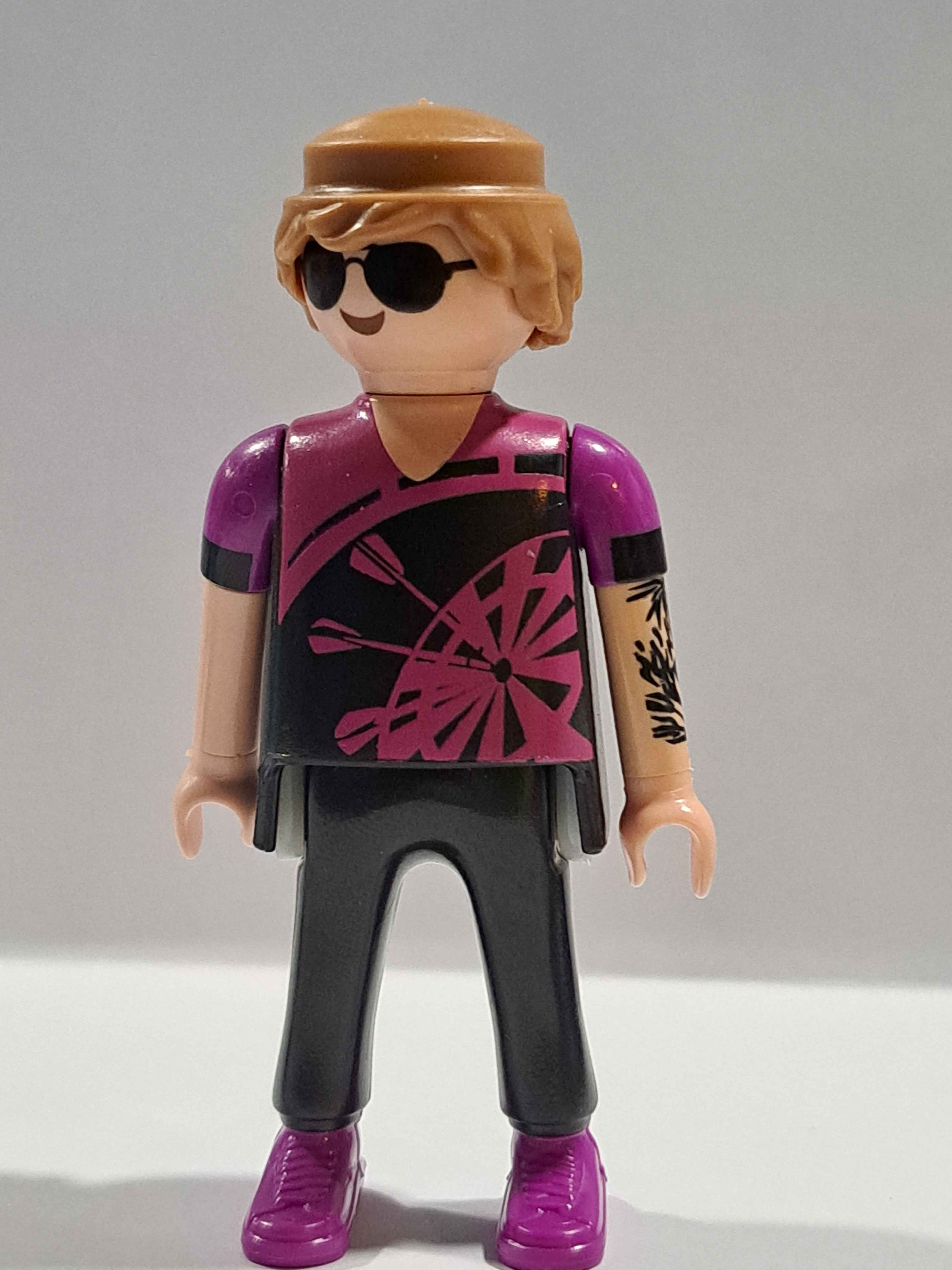 PLAYMOBIL FIGURA JUGADOR DE DARDOS - 10/2/23