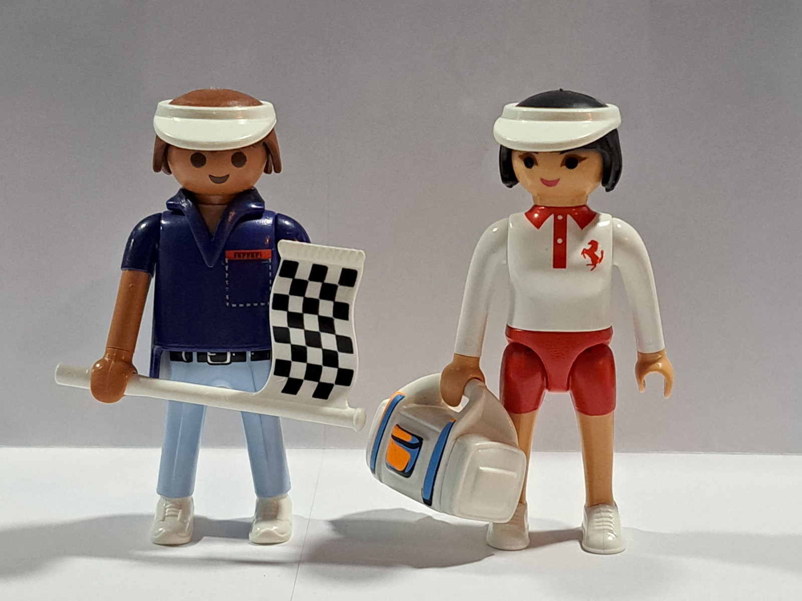 PLAYMOBIL PAREJA FIGURAS FERRARI - 2/4/23