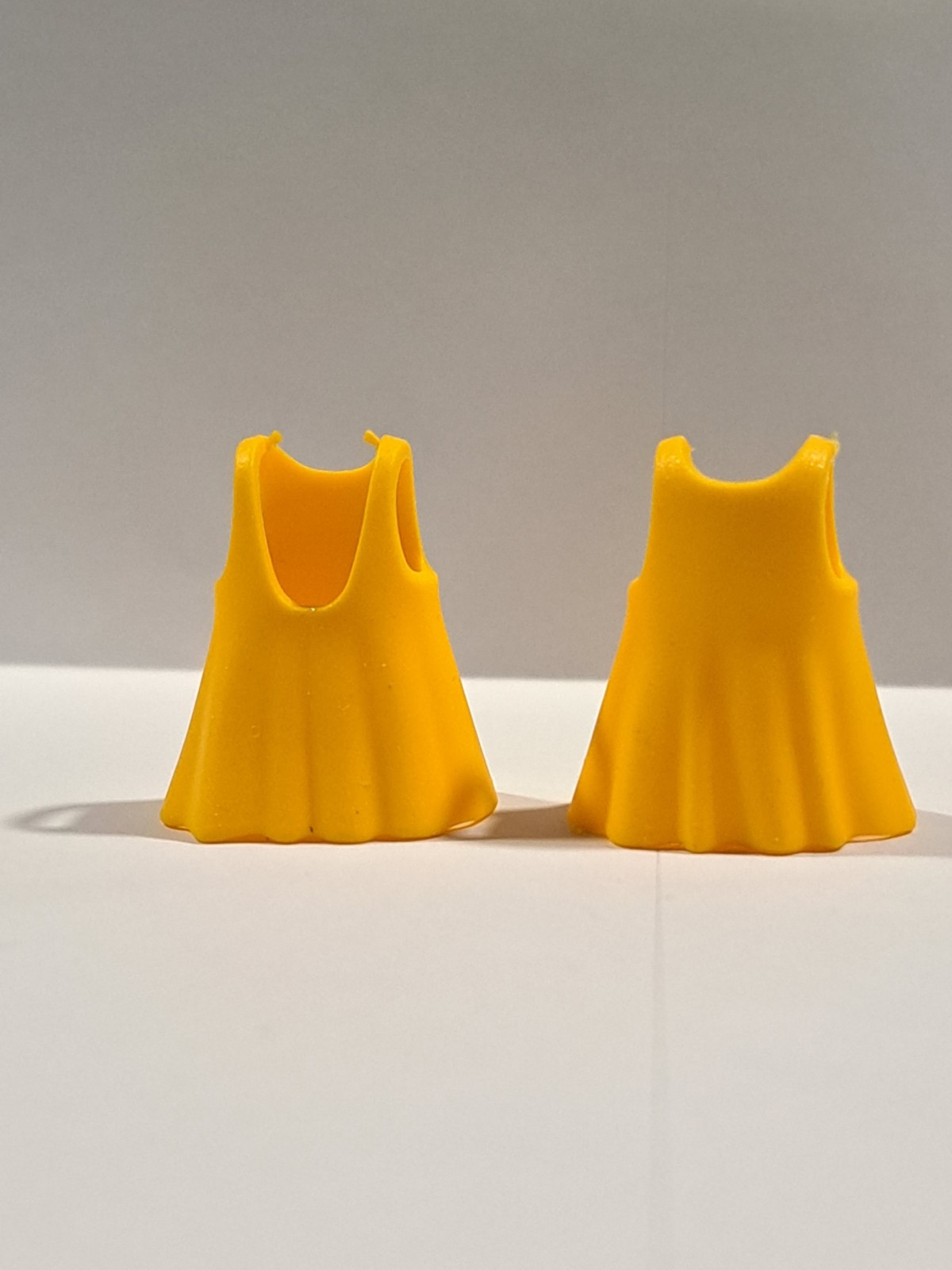 PLAYMOBIL PAREJA VESTIDO GOMA AMARILLO - 20/4/23