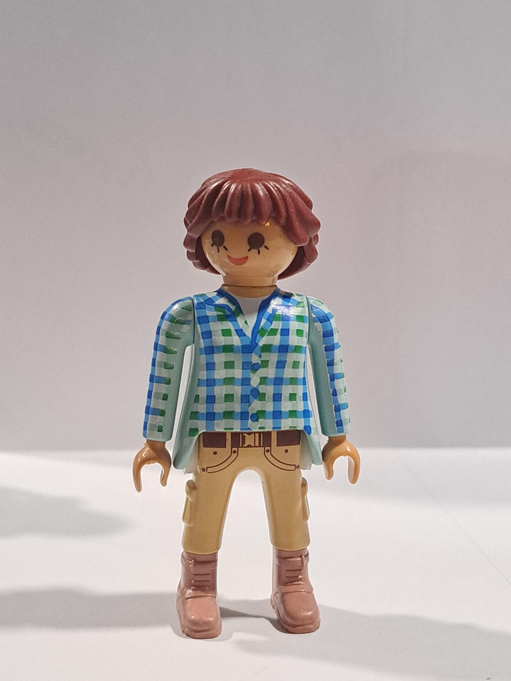 PLAYMOBIL FIGURA CHICA EXCURSIONISTA , SENDERISTA - 23/10/20