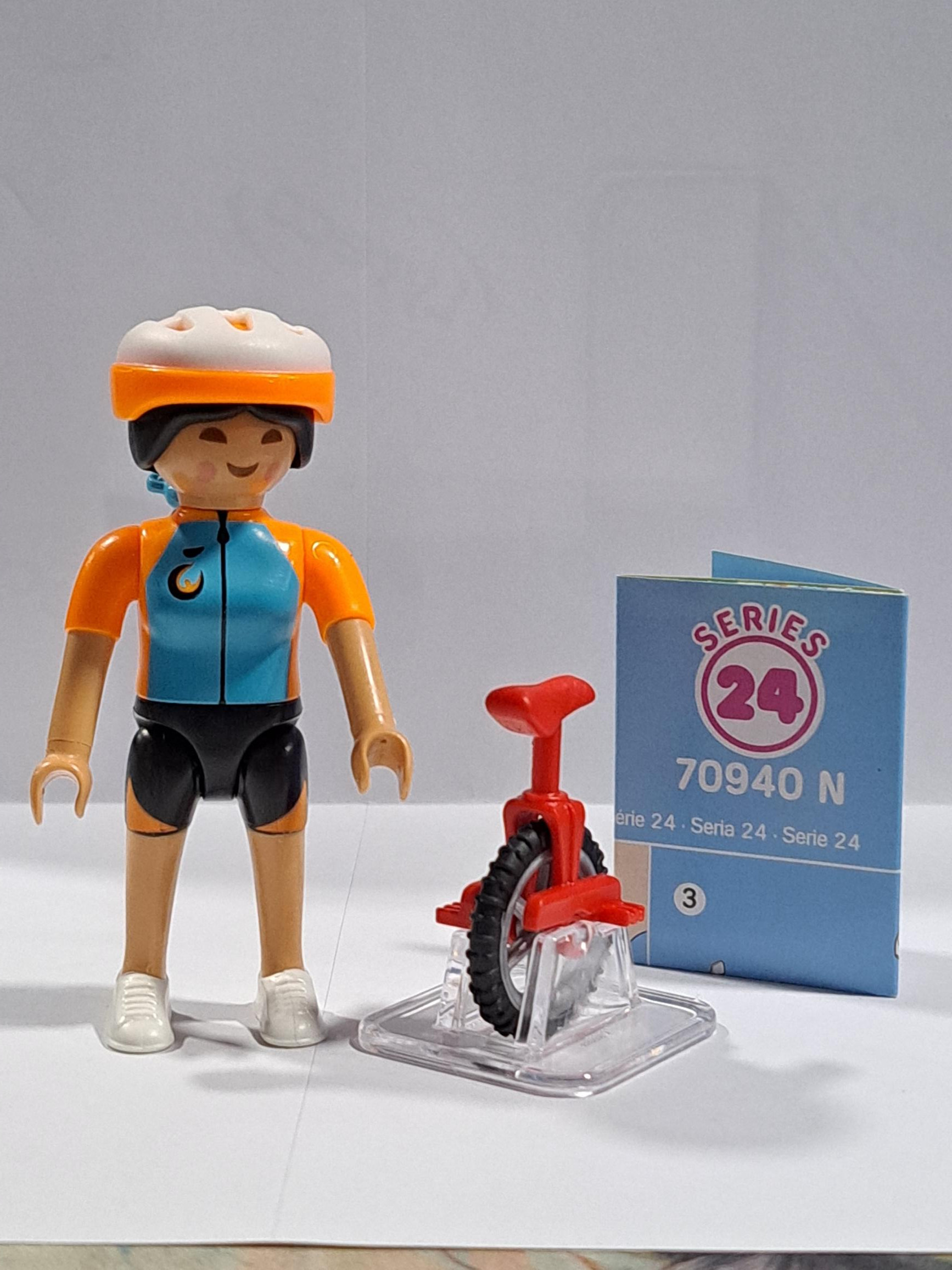 PLAYMOBIL SERIE 24 FIGURA MUJER CICLISTA 20/4/23