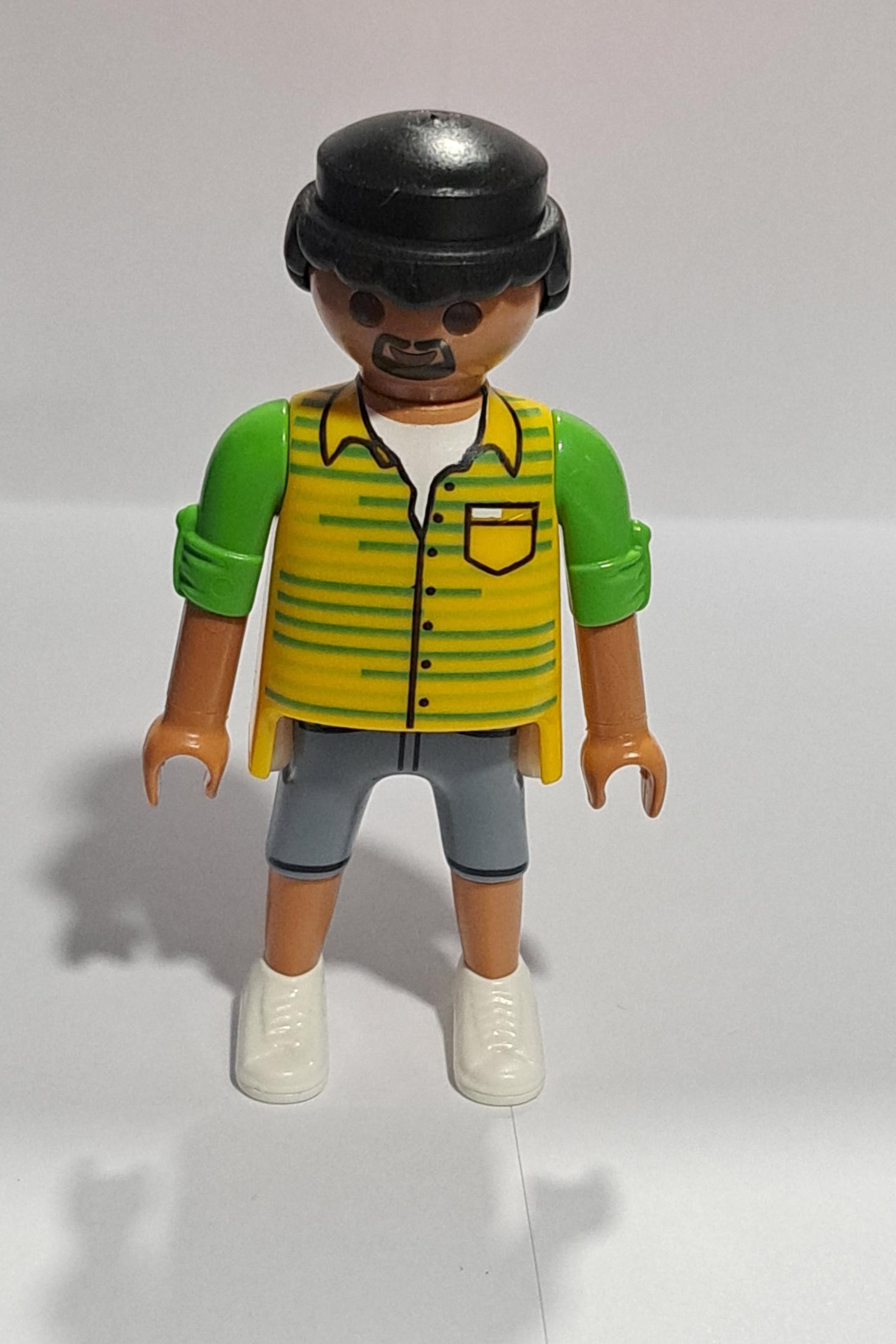 PLAYMOBIL HOMBRE CITY CON PANTALON CORTO - 21/8/23