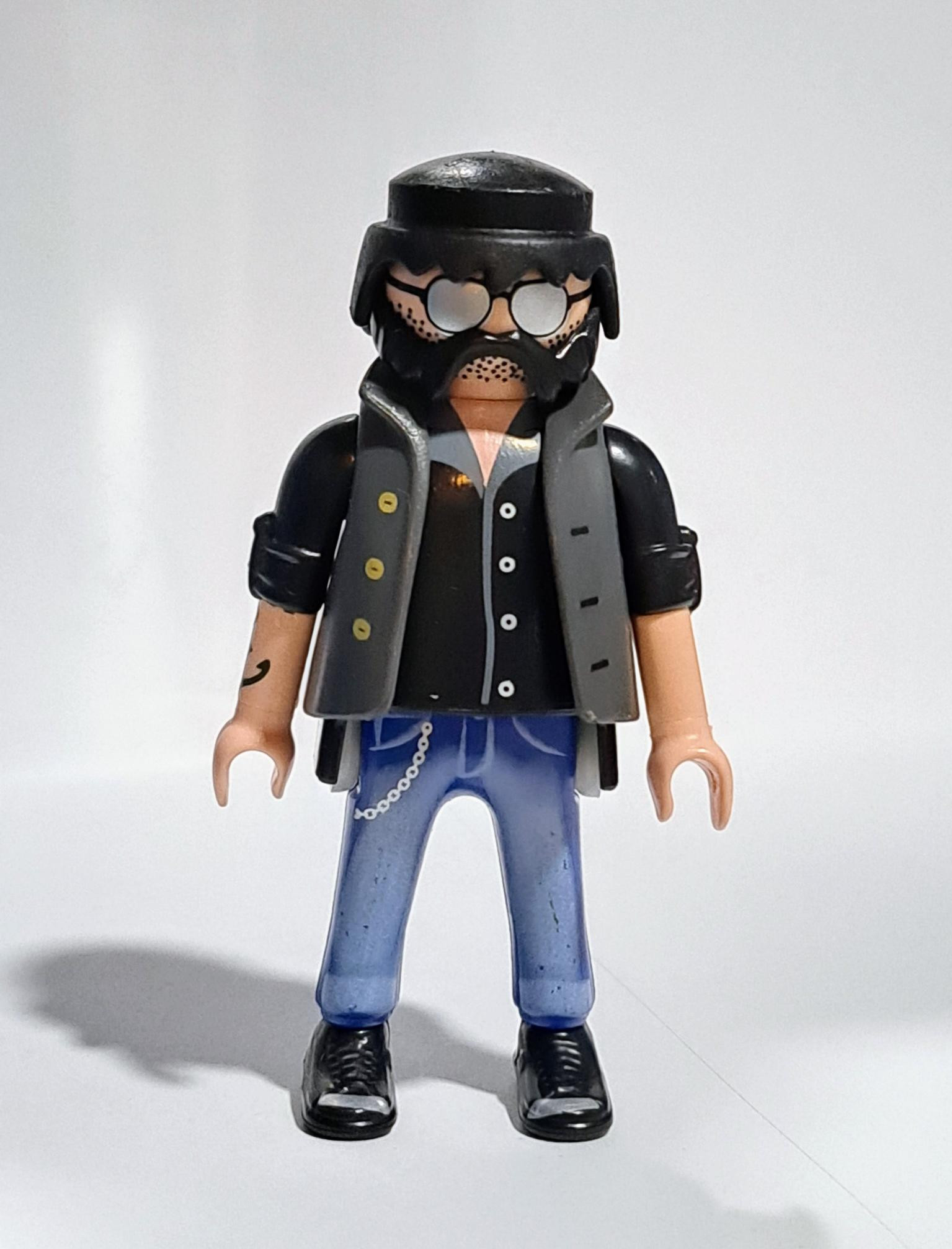 PLAYMOBIL FIGURA MALOTE , ROCKERO - 28/9/23