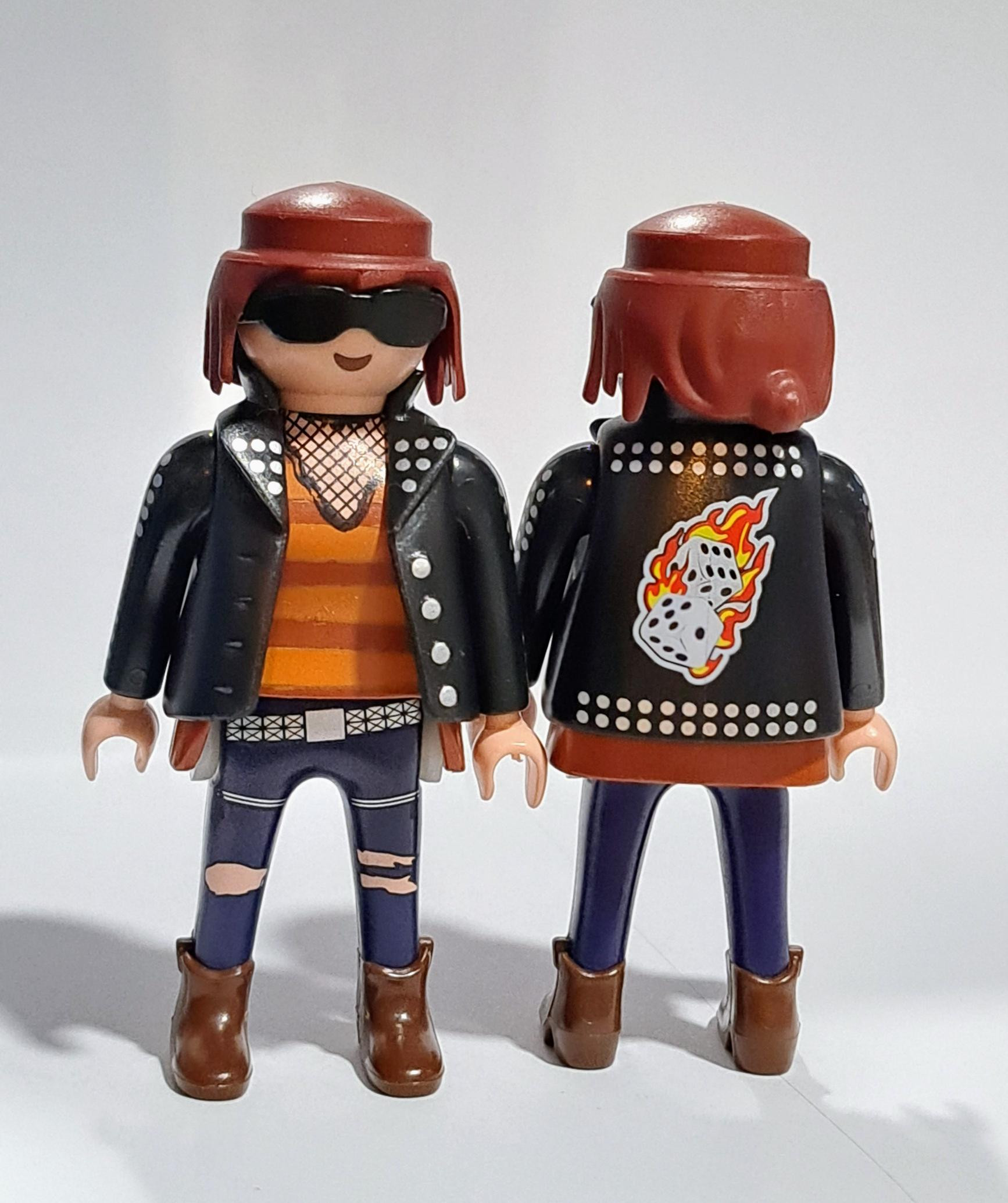 PLAYMOBIL FIGURA MALOTA , ROCKERA - 28/9/23