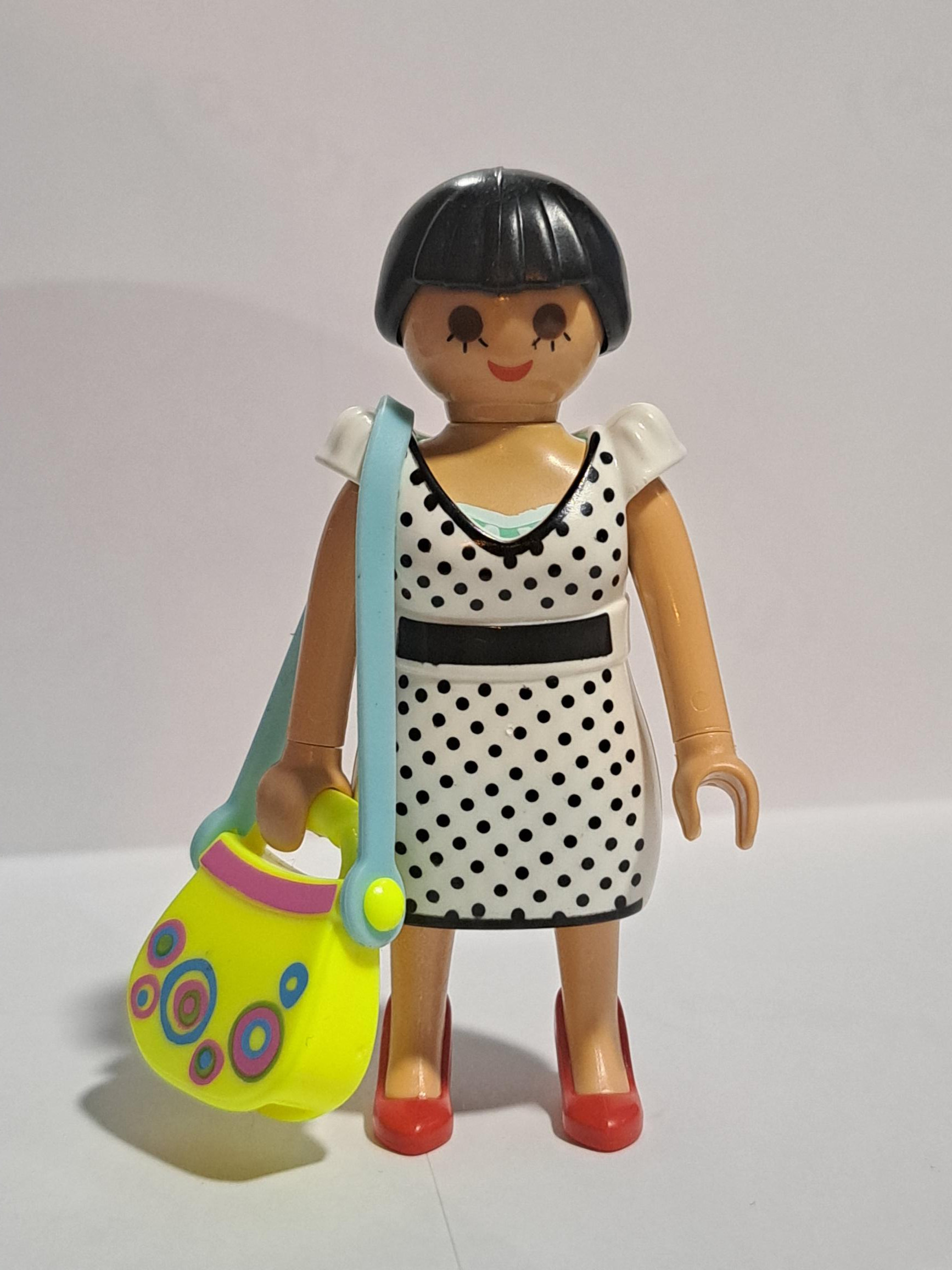 PLAYMOBIL MORENA Y COLETA CON VESTIDO Y BOLSO - 16/8/23