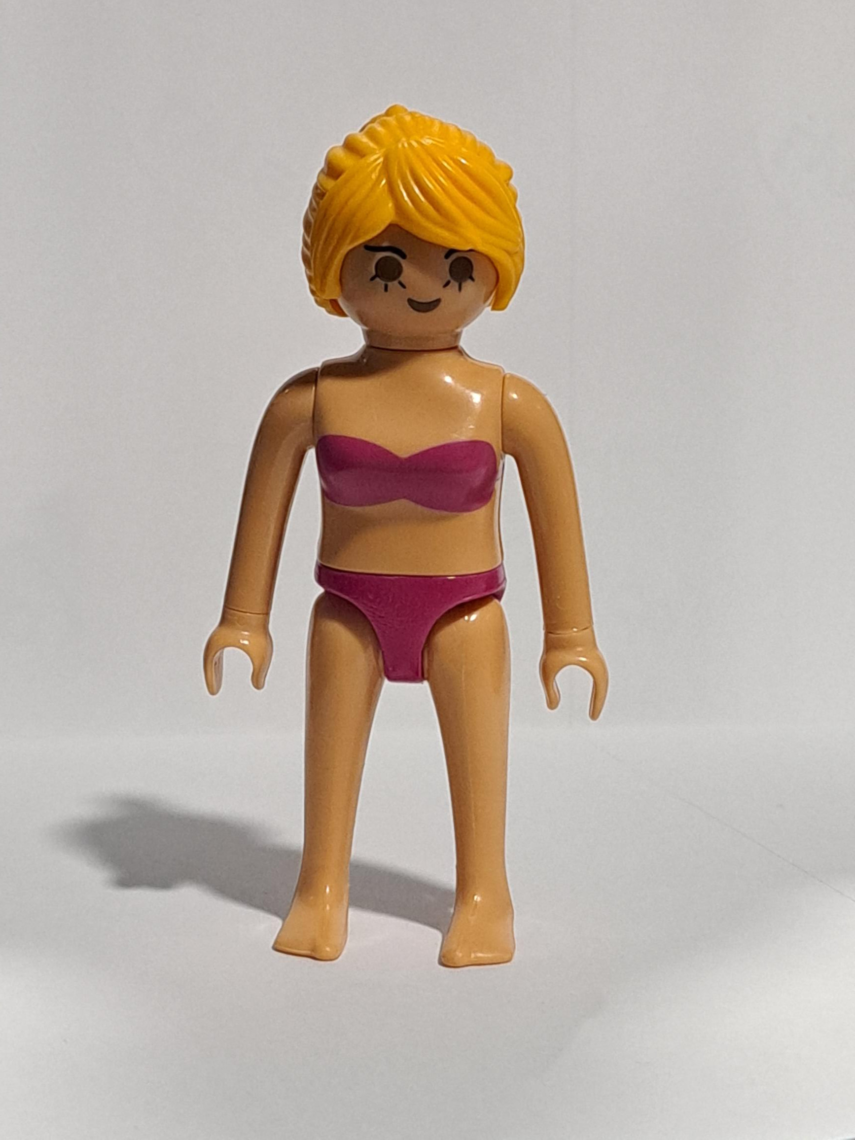 PLAYMOBIL FIGURA MUJER RUBIA EN BIKINI - 30/10/23