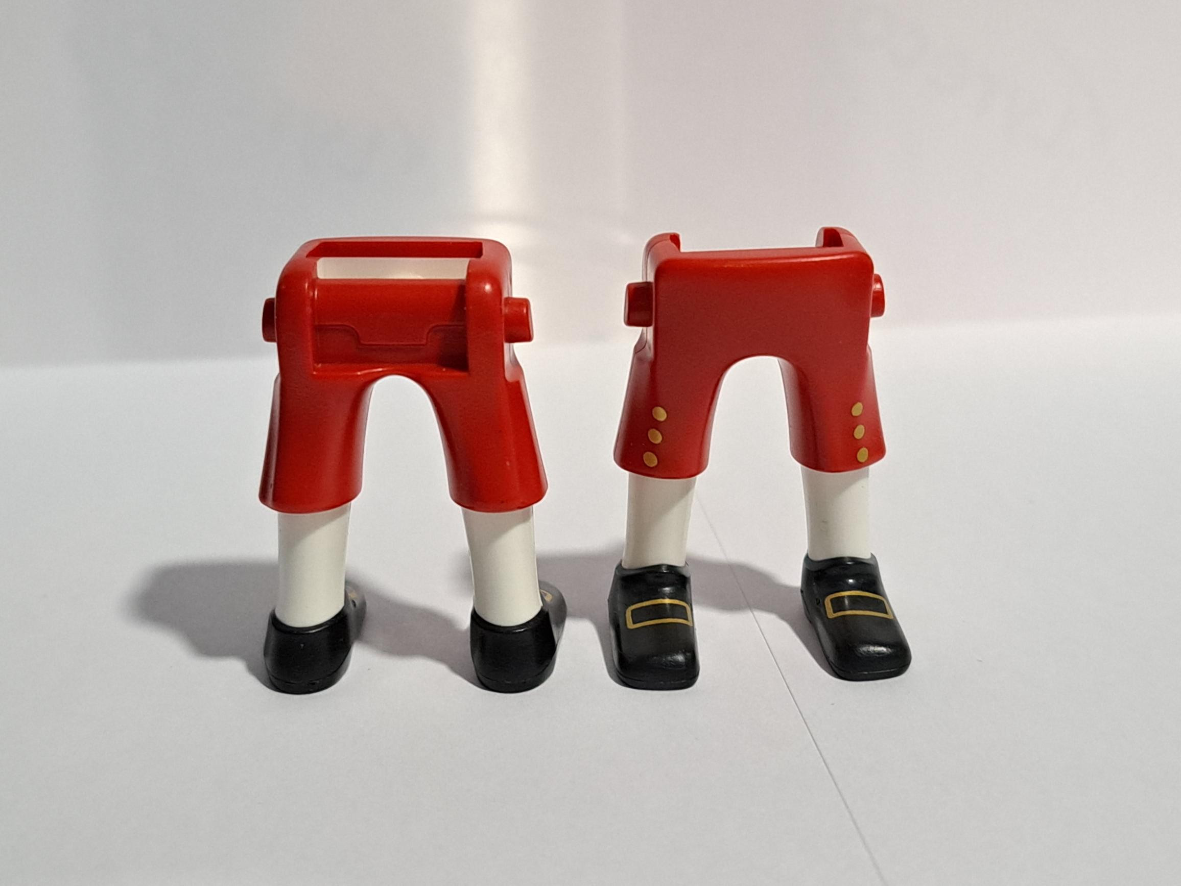 PLAYMOBIL PAREJA DE PIERNAS ROJAS - 30/10/23