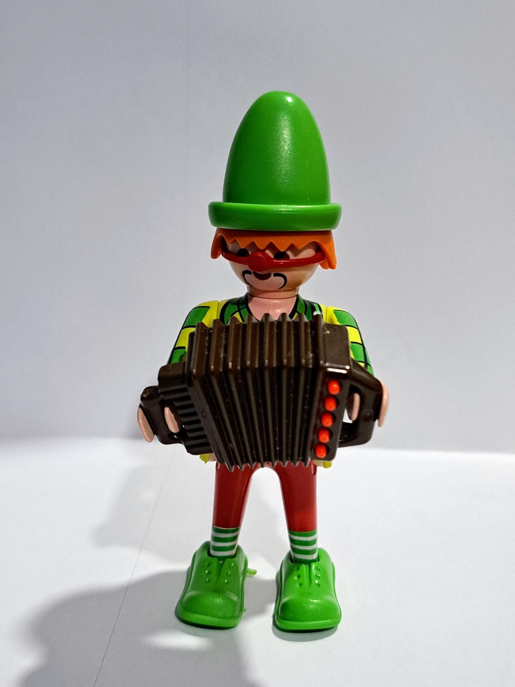 PLAYMOBIL PAYASO CON GORRO Y ACORDEON - 30/10/23