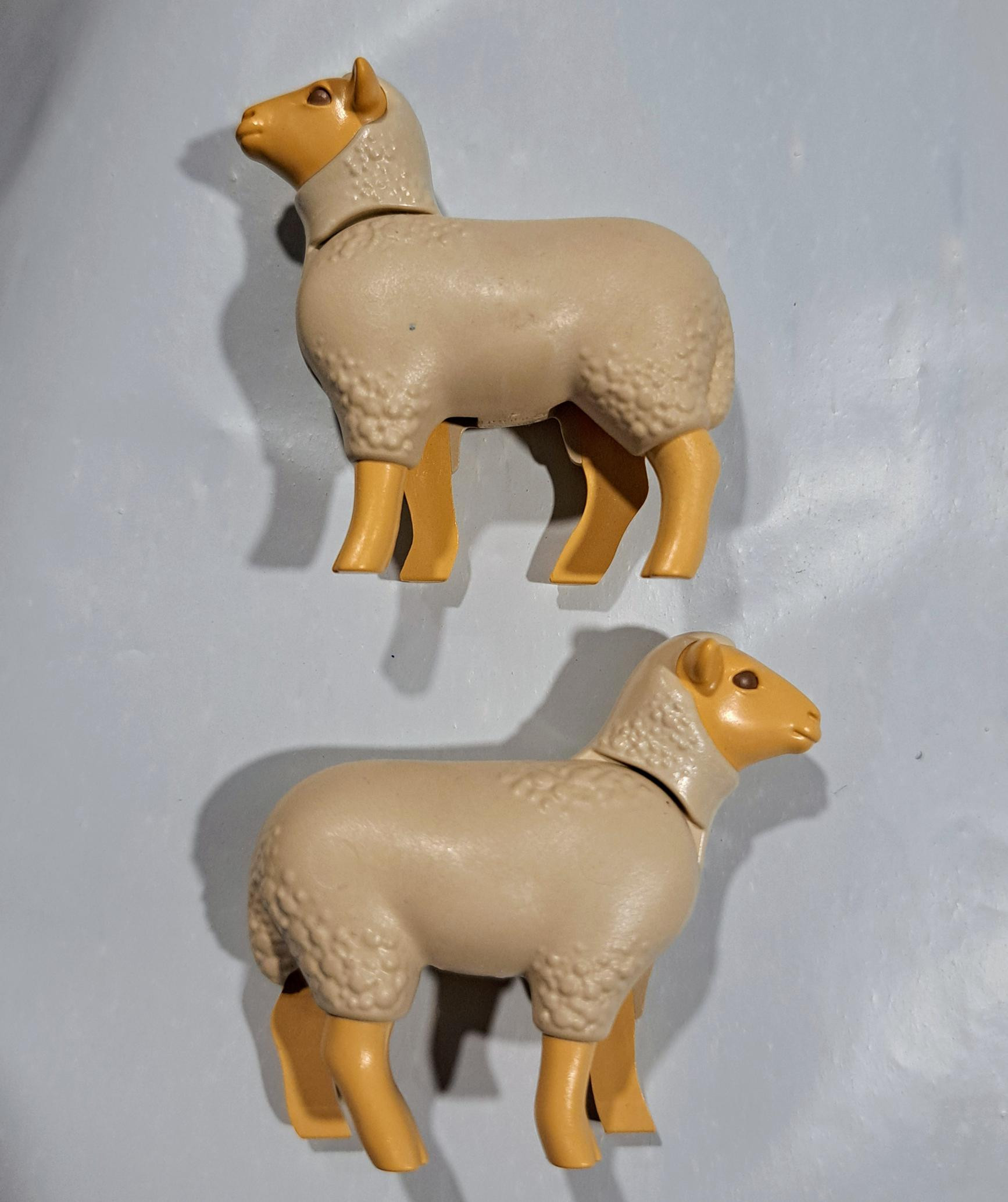 PLAYMOBIL PAREJA NUEVAS OVEJAS COLOR CREMA , BELEN - 3/3/19