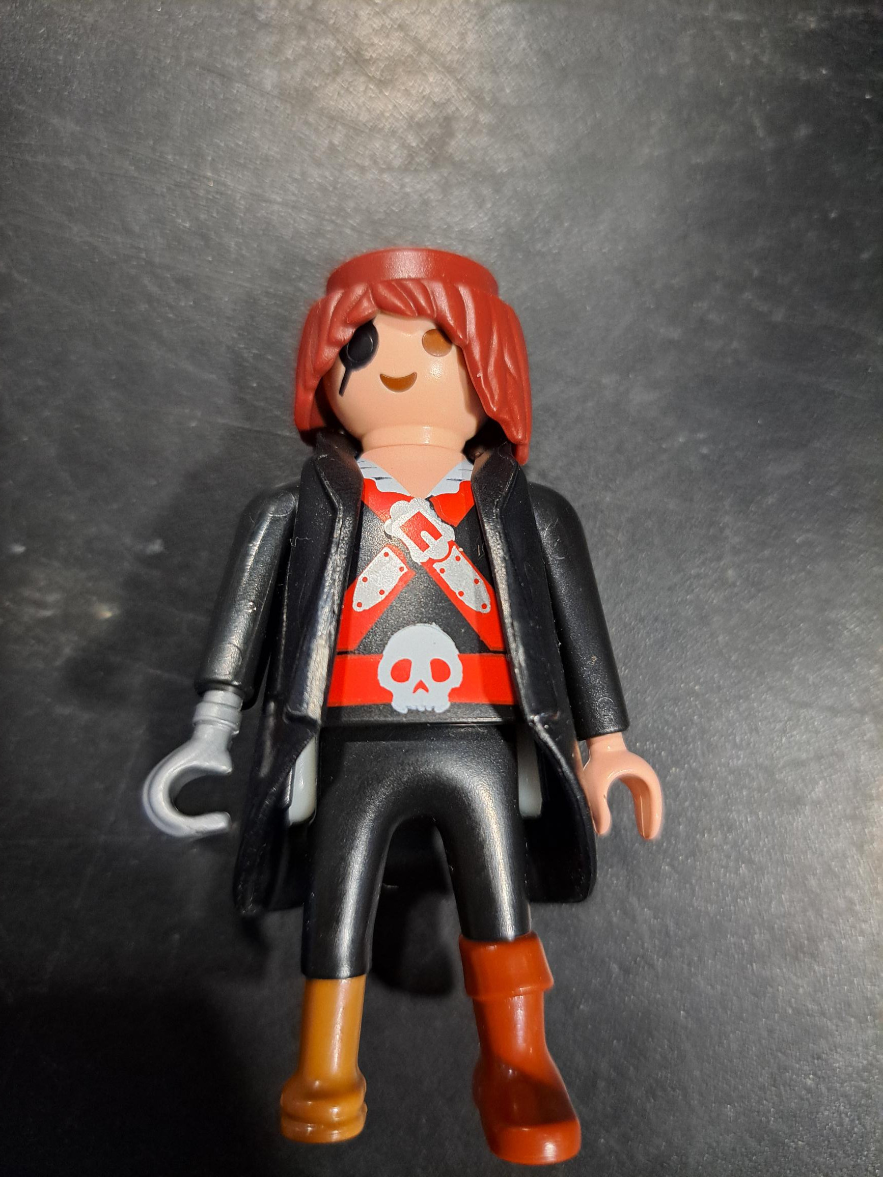 PLAYMOBIL FIGURA PIRATA CON GARFIO - 25/6/21