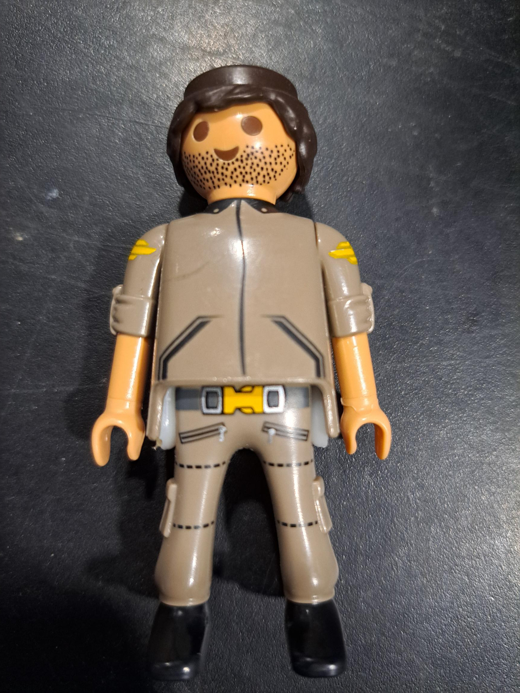 PLAYMOBIL HOMBRE UNIFORME GRIS - 25/6/21