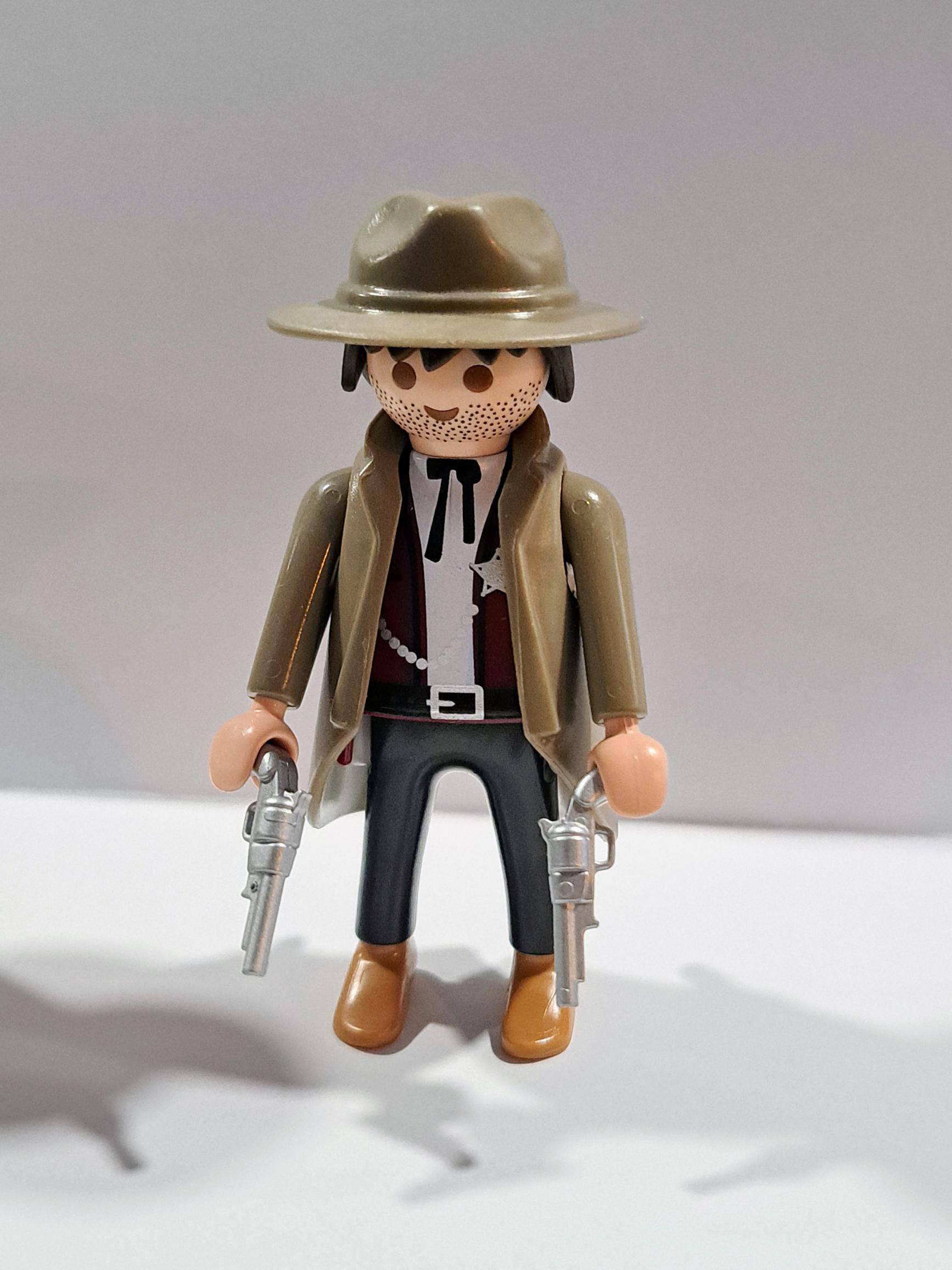 PLAYMOBIL SHERIFF CON DOS PISTOLAS PLATA - 14/9/21