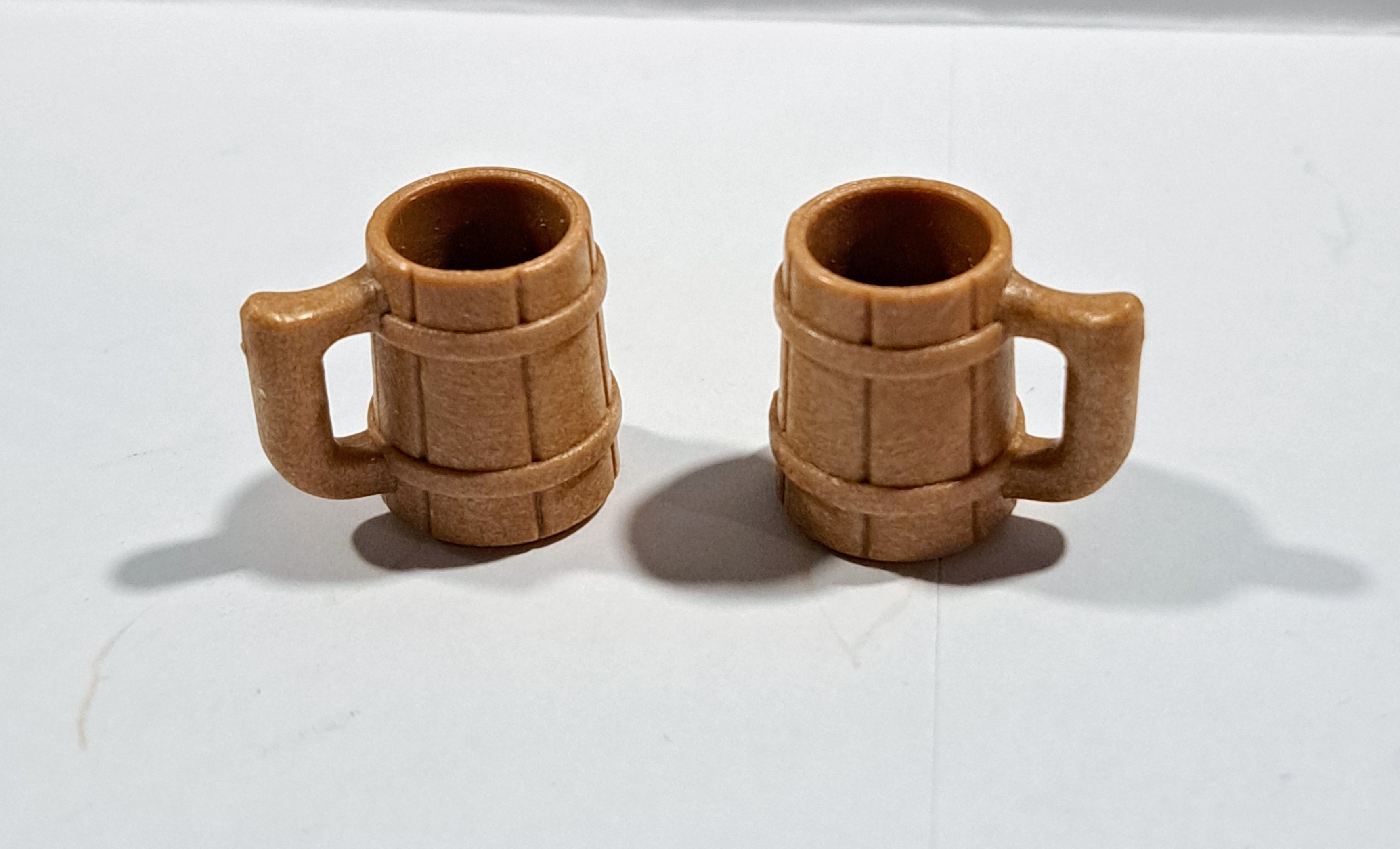 PLAYMOBIL PAREJA JARRAS DE CERVEZA - 25/6/21