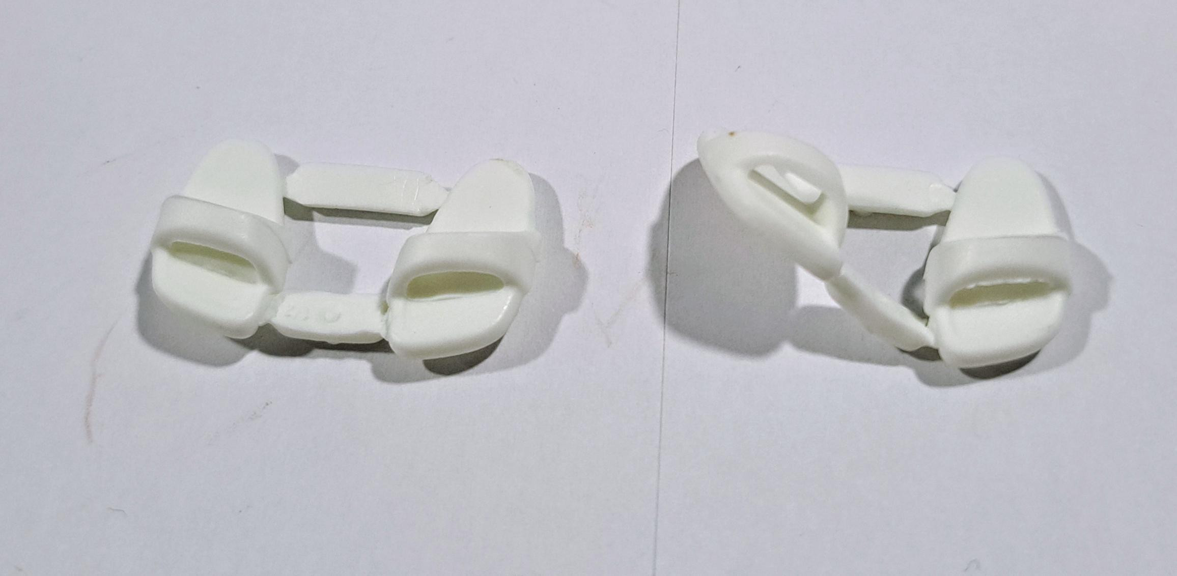 PLAYMOBIL 2X CHANCLAS BLANCAS - 25/6/21