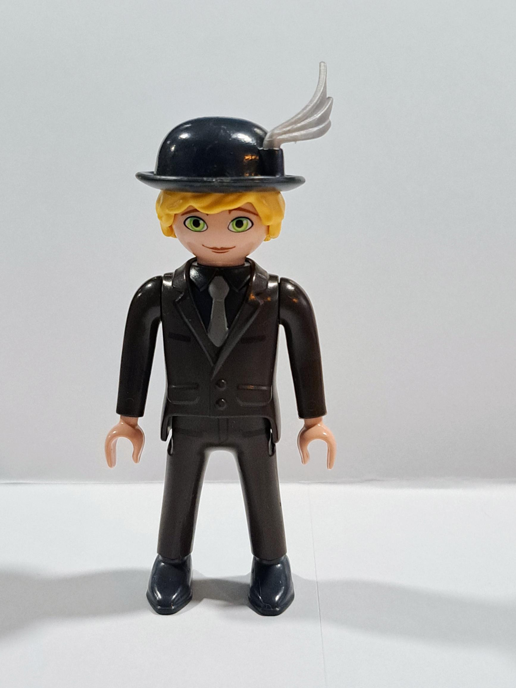 PLAYMOBIL FIGURA LADYBUG COMPLETA , CON SOMBRERO - 21/3/18