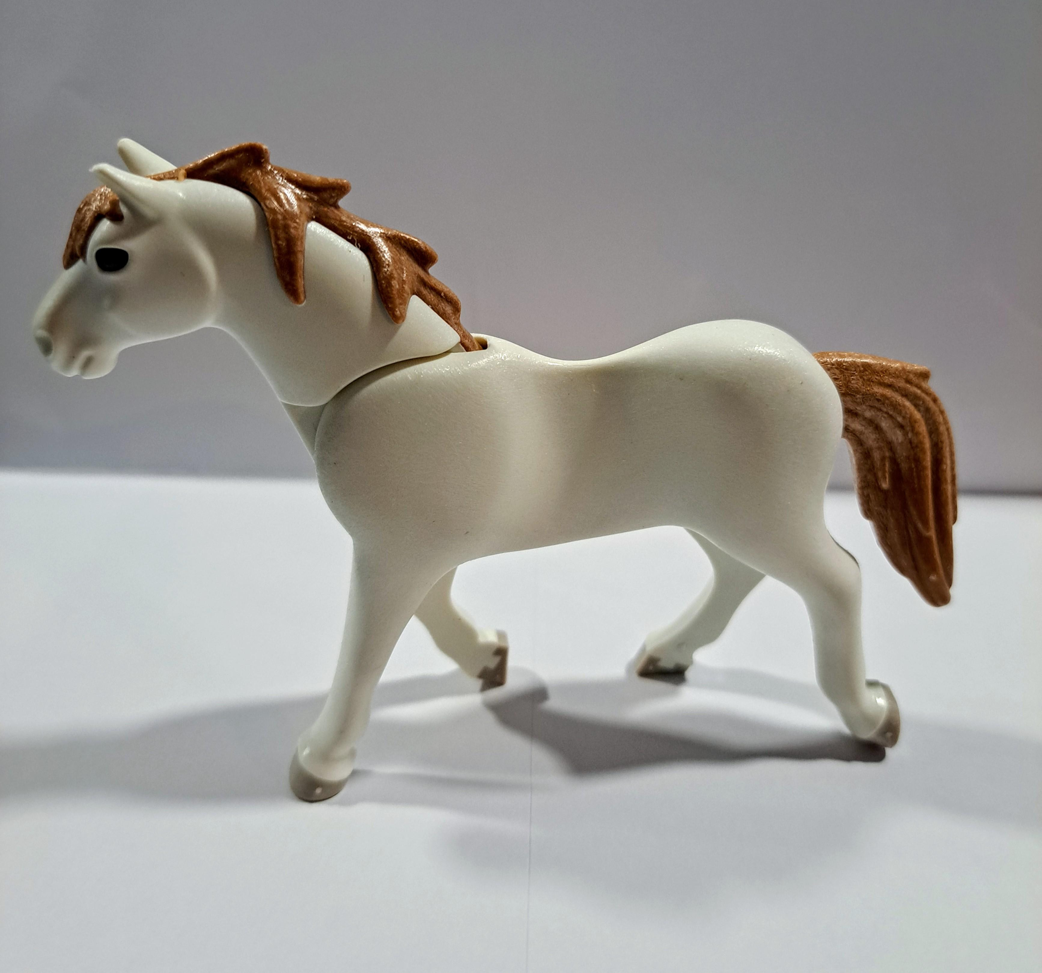PLAYMOBIL CABALLO BLANCO - 21/3/18