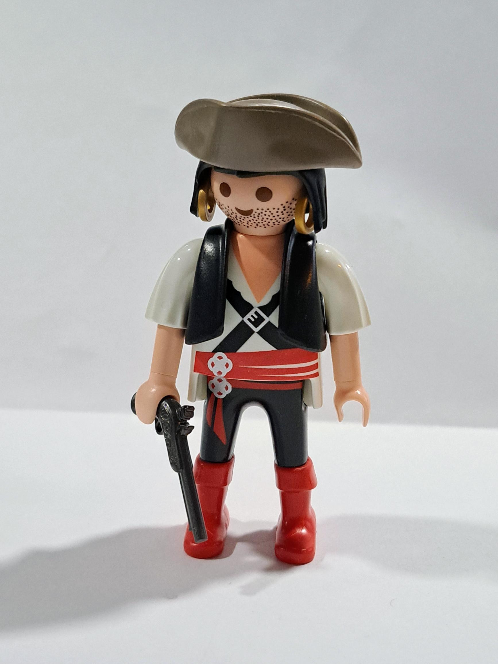 PLAYMOBIL PIRATA CON PISTOLA - 13/11/16