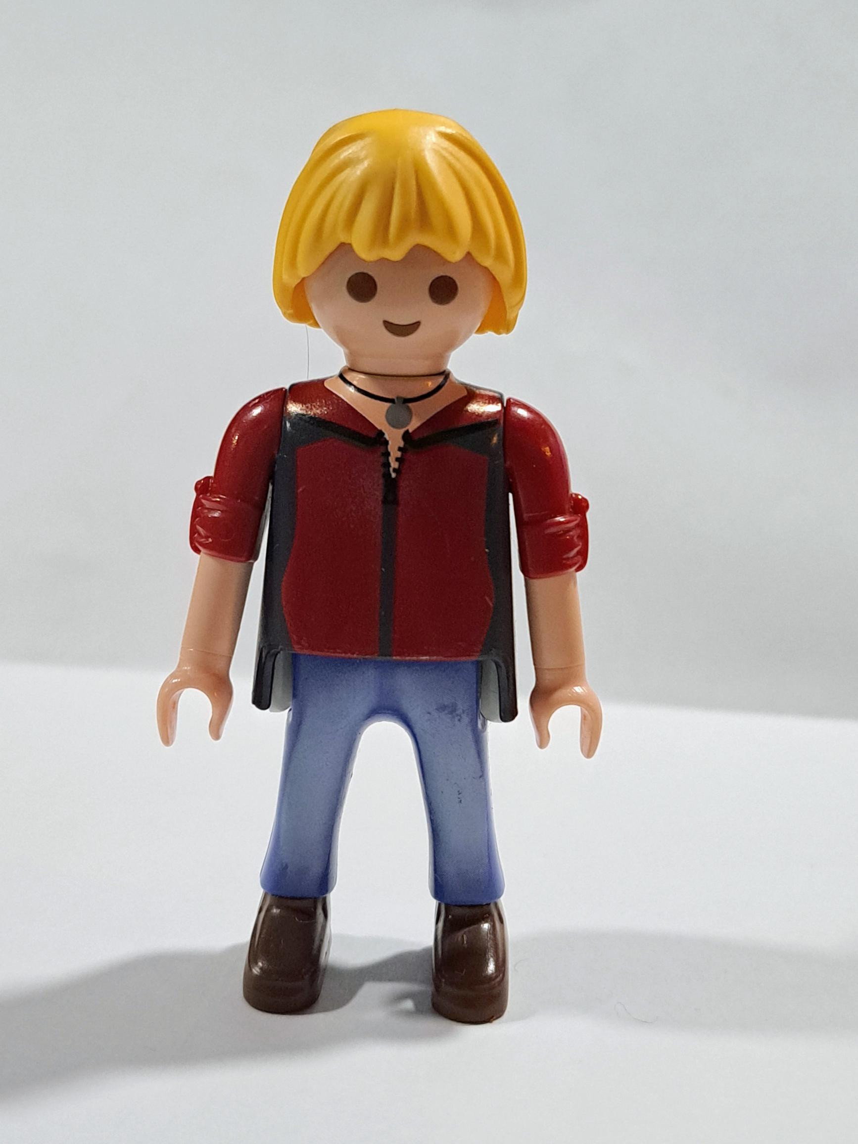PLAYMOBIL FIGURA CITY CHICO RUBIO - 13/11/16