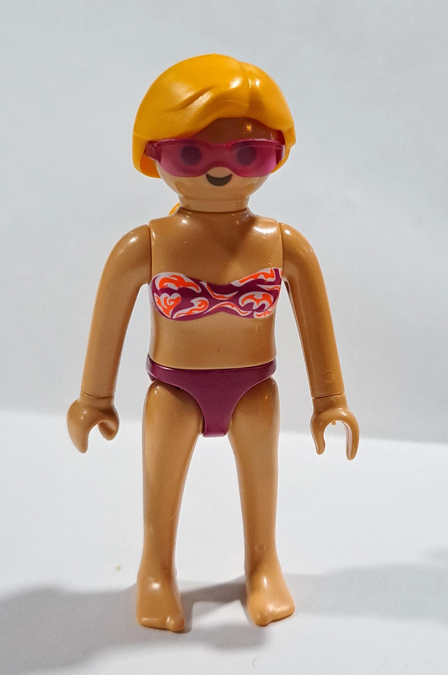 PLAYMOBIL CHICA EN BIKINI Y GAFAS DE SOL - 13/11/16