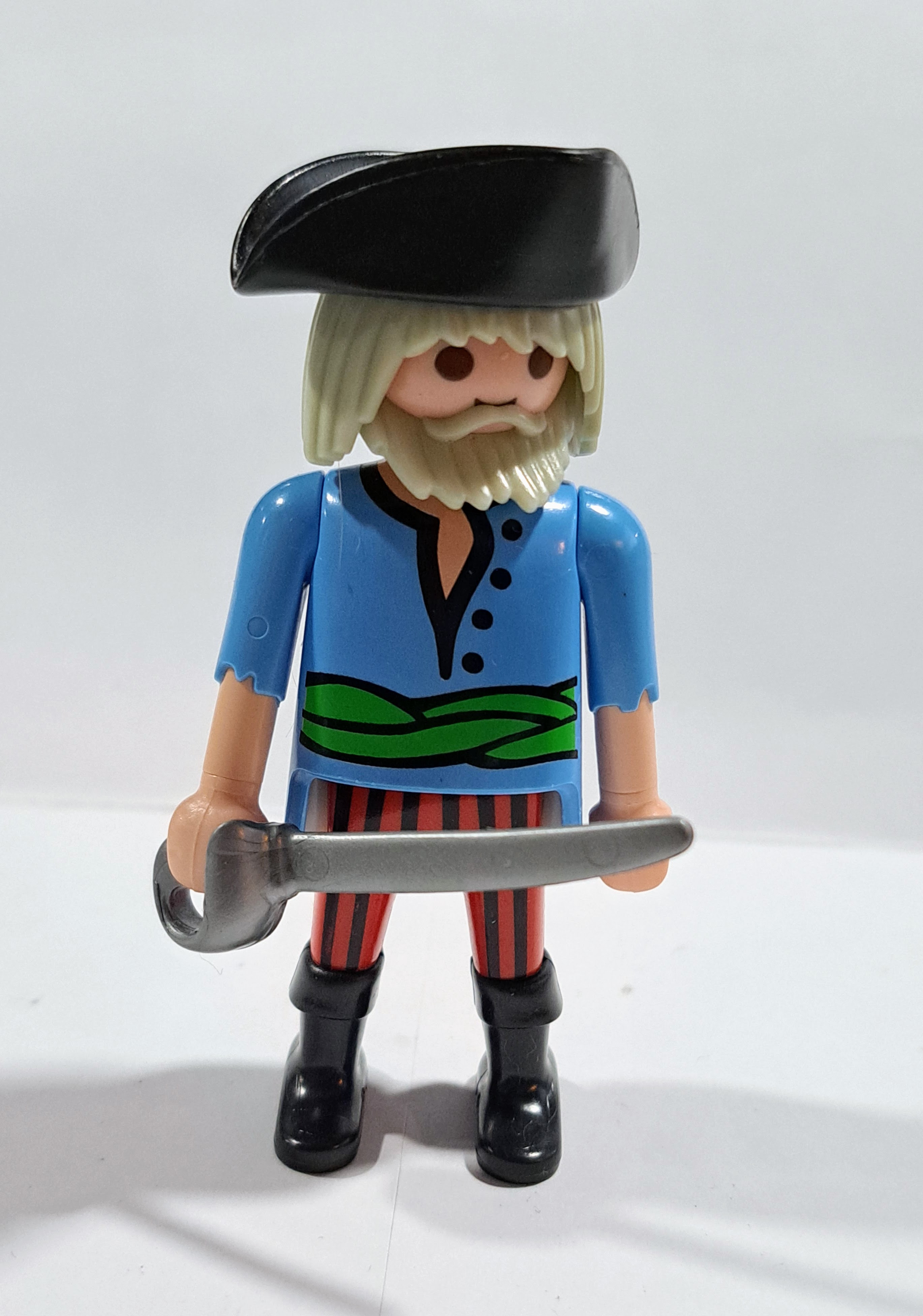 PLAYMOBIL PIRATA BARBAGRIS CON ESPADA - 30/9/15