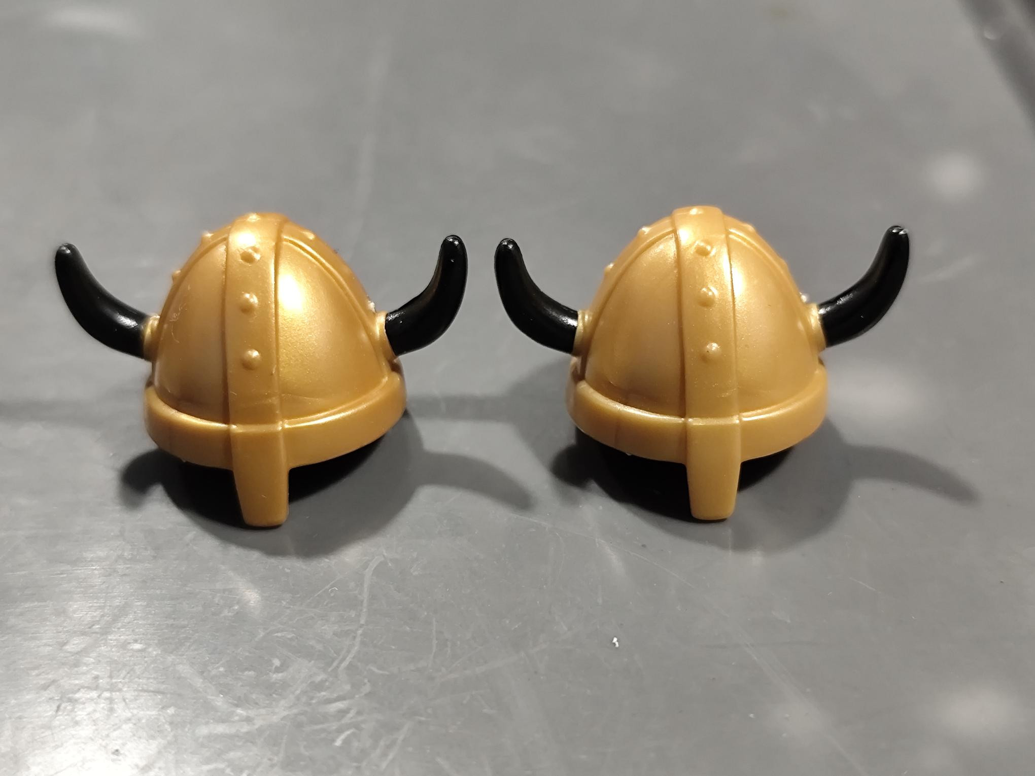 PLAYMOBIL 2X CASCO VIKINGO DORADO - 2/7/24