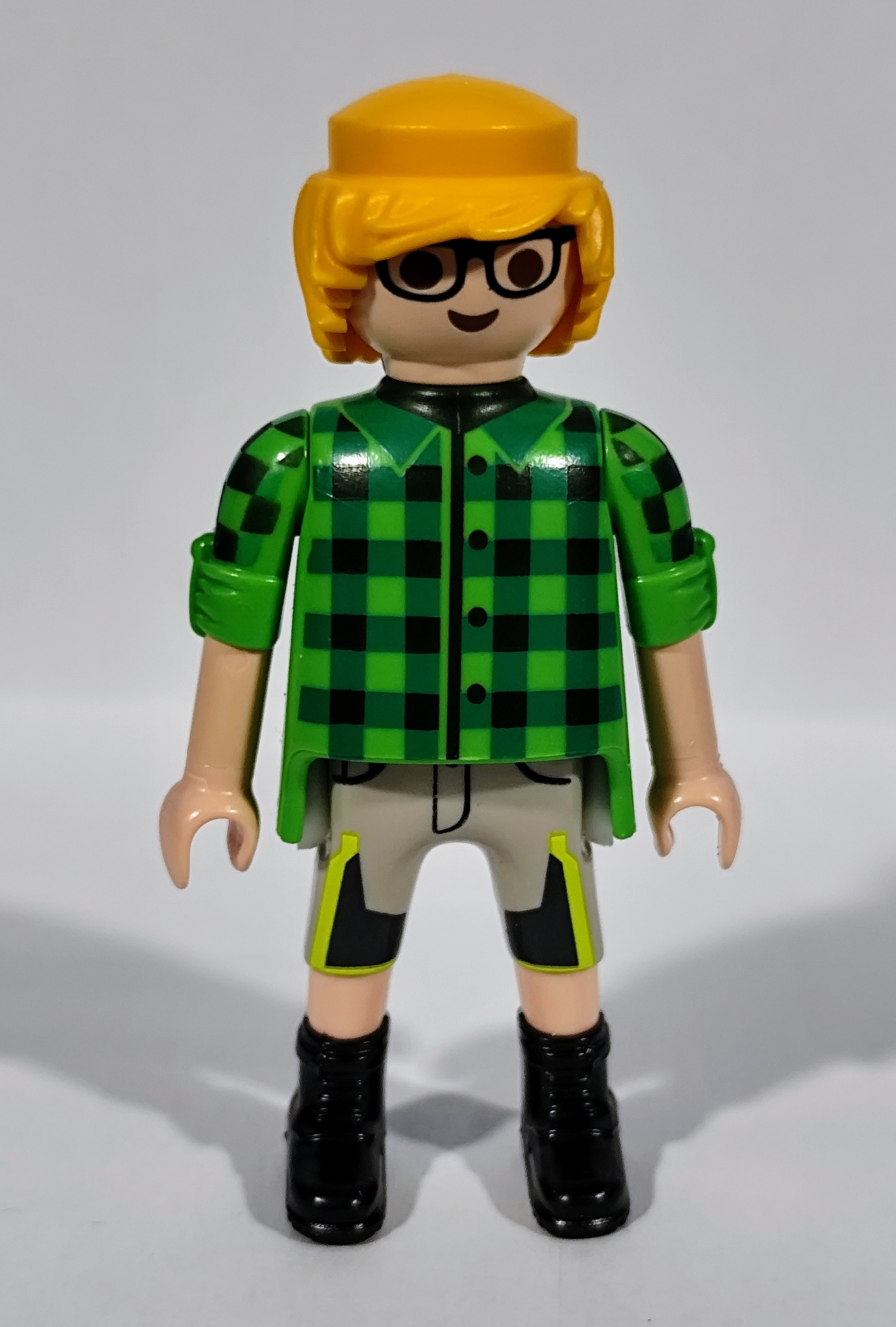 PLAYMOBIL FIGURA CHICO CON GAFAS Y CAMISA CUADROS - 2/7/24