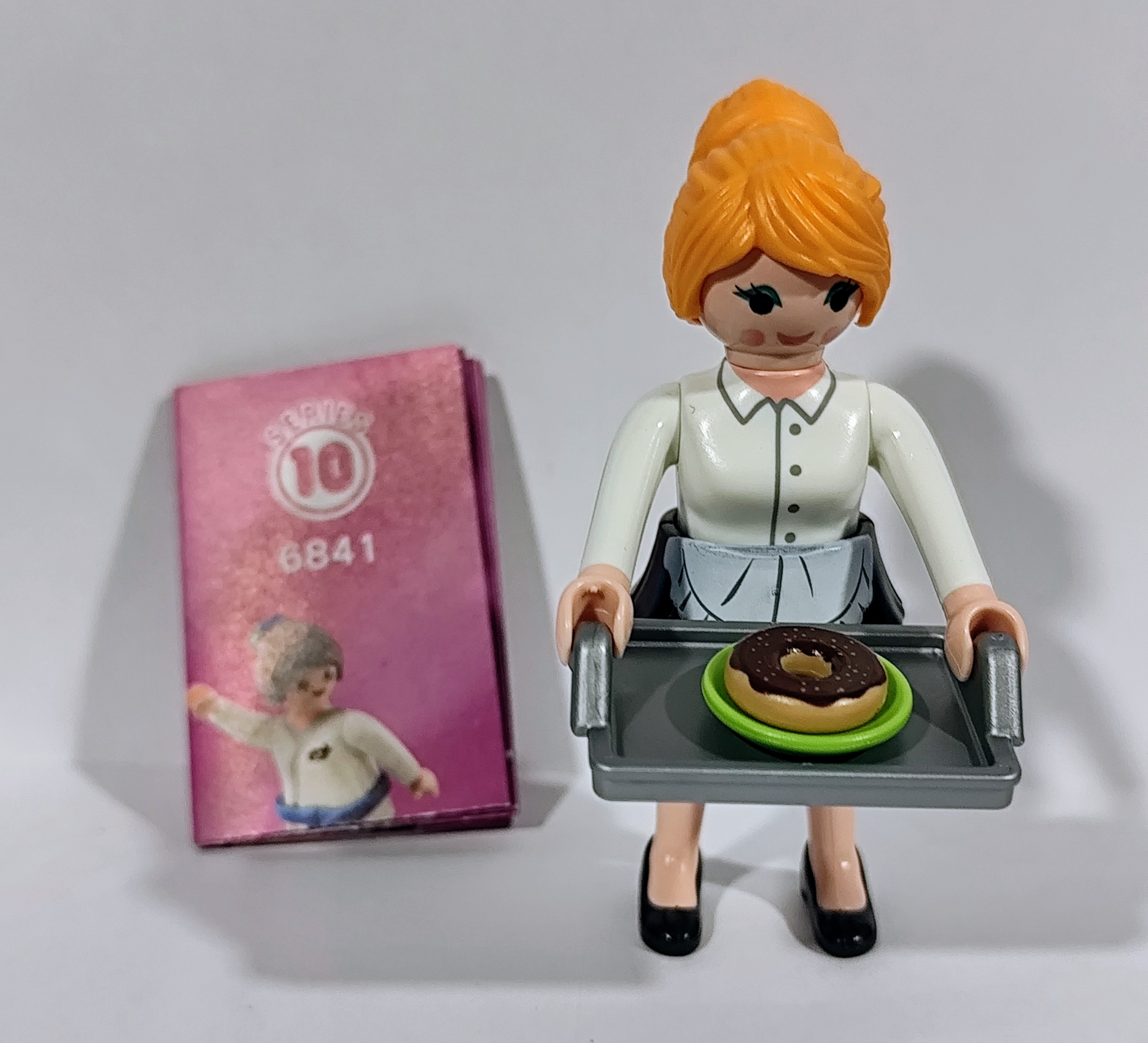 PLAYMOBIL CAMARERA SERIE 10 - 13/12/21