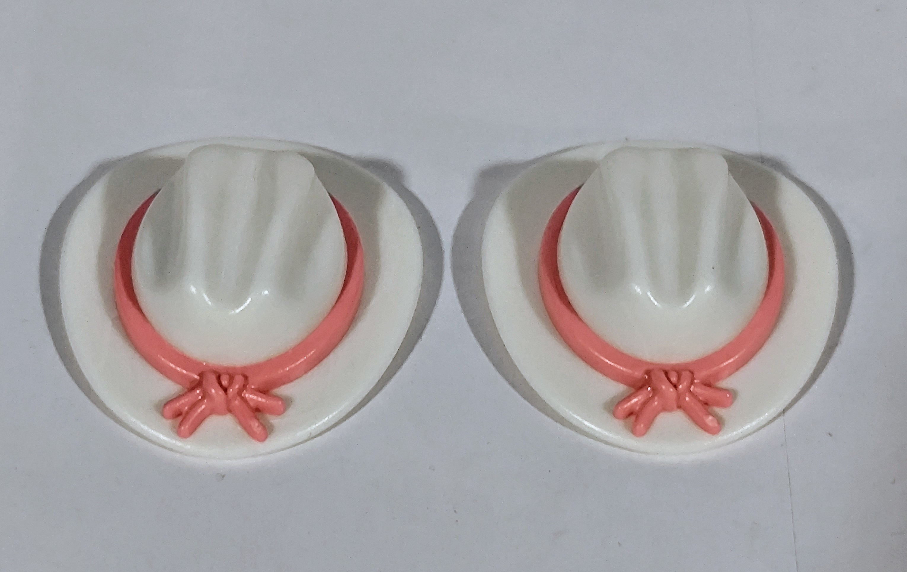 PLAYMOBIL 2X SOMBRERO OESTE BLANCO Y LAZO ROSA - 29/10/16