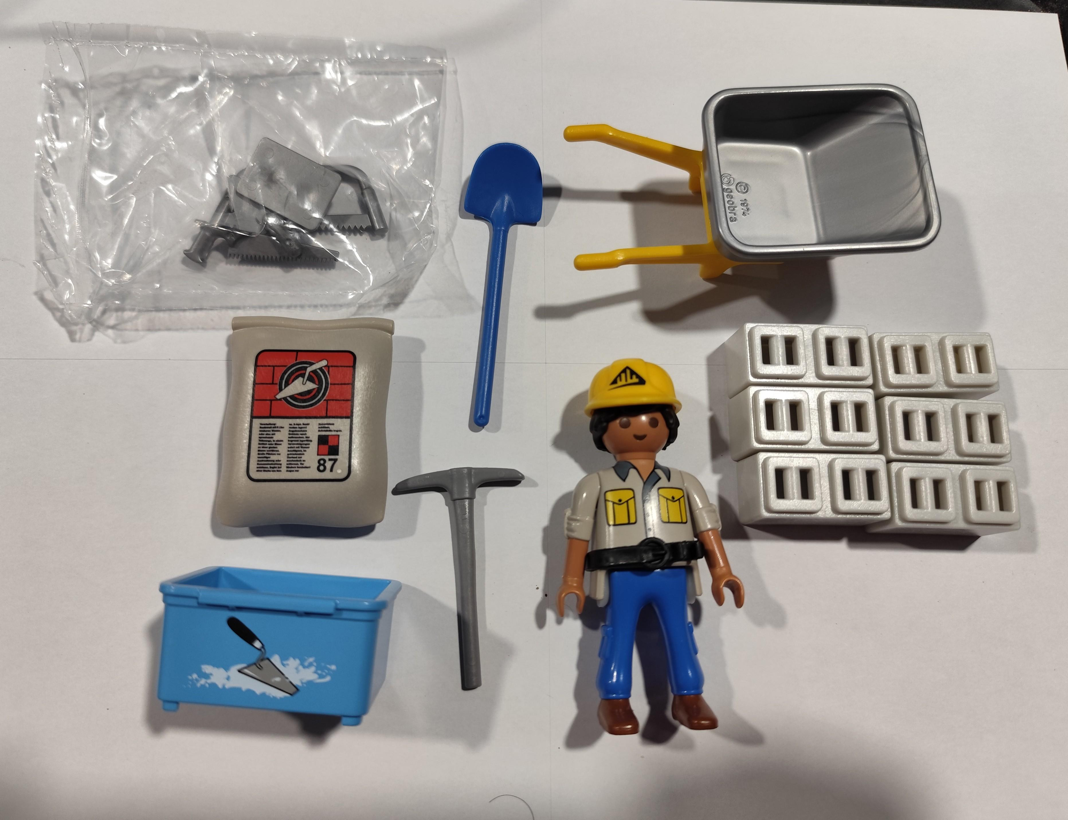 PLAYMOBIL OBRERO CONSTRUCCION CON CARRETILLA Y ACCESORIOS - 17/5/20