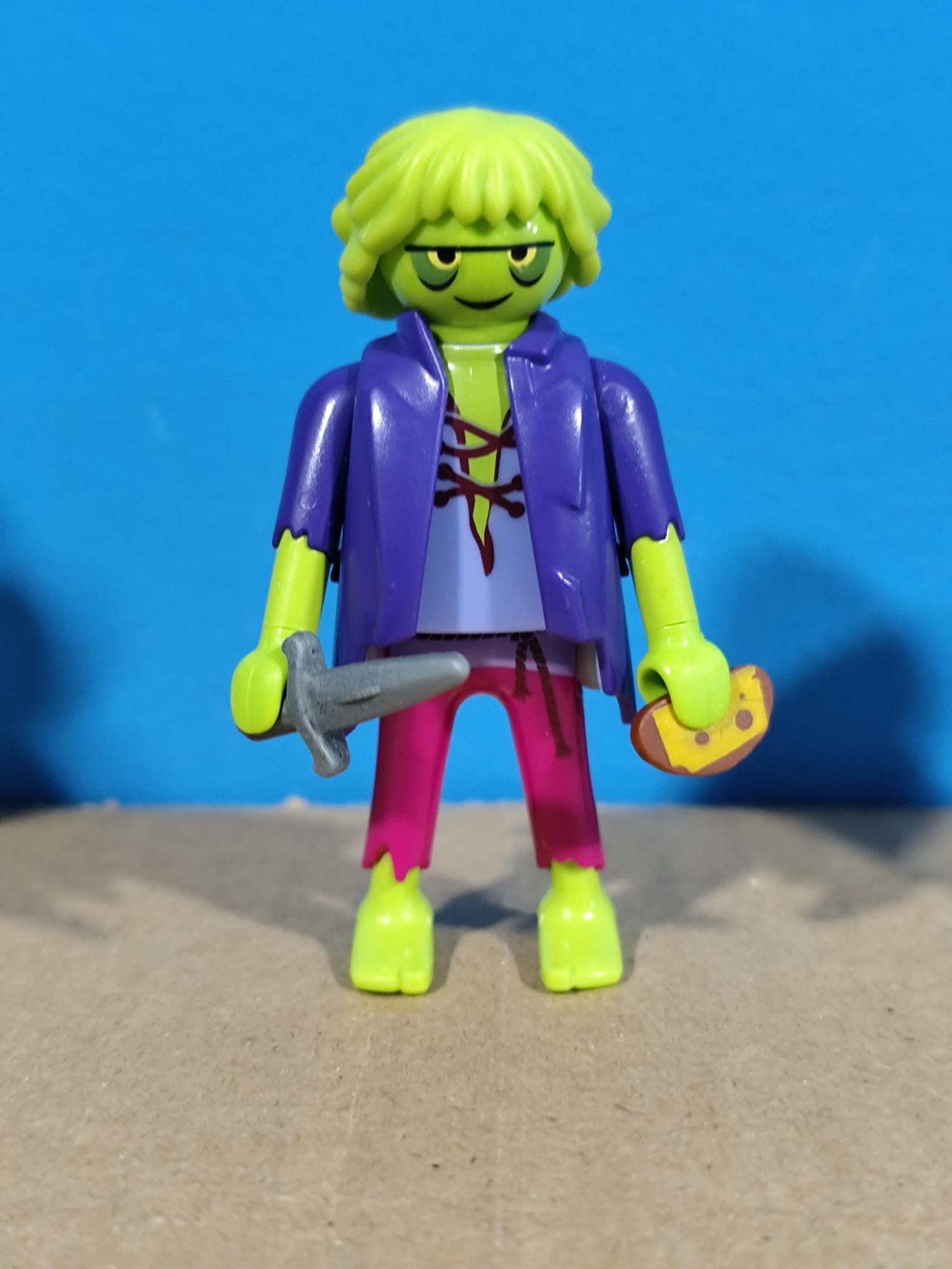 PLAYMOBIL FIGURA ZOMBIE -10/4/21
